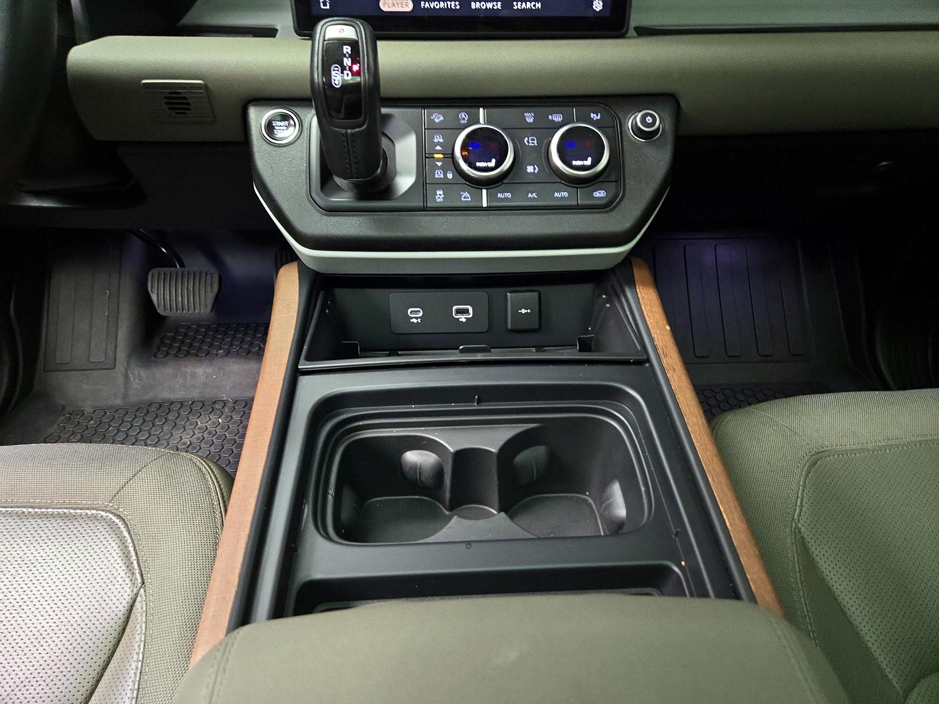 Thumbnail: 2020 Land Rover Defender - 18