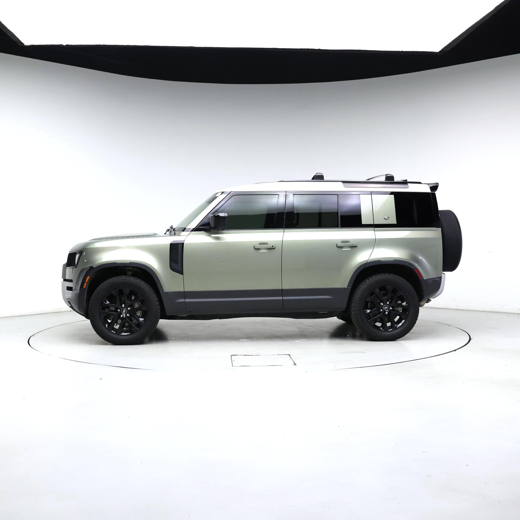Thumbnail: 2020 Land Rover Defender - 3