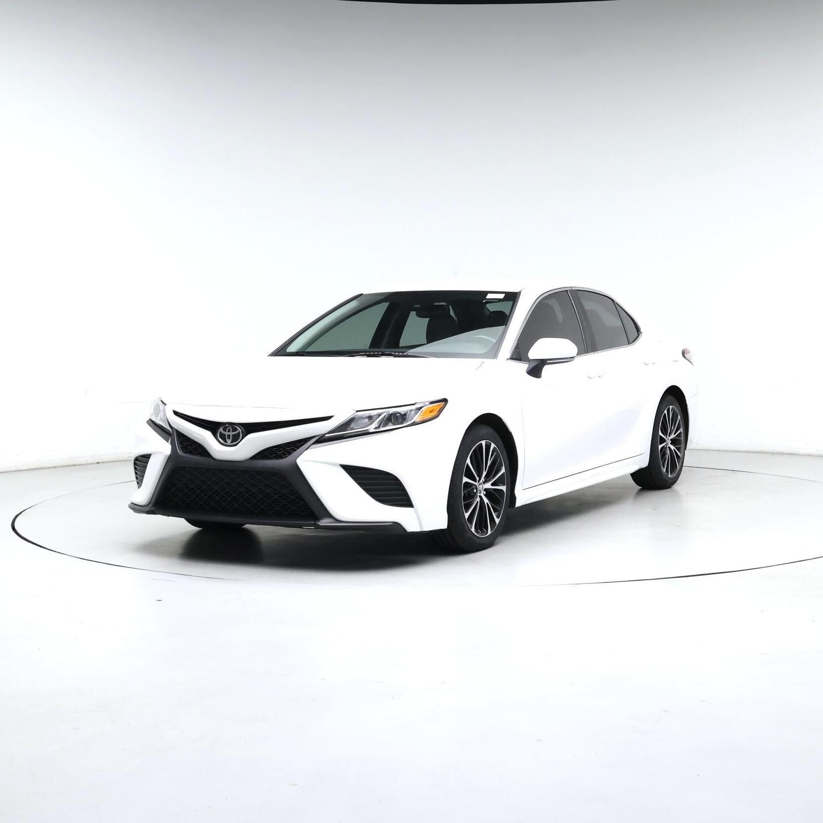 Thumbnail: 2018 Toyota Camry - 4
