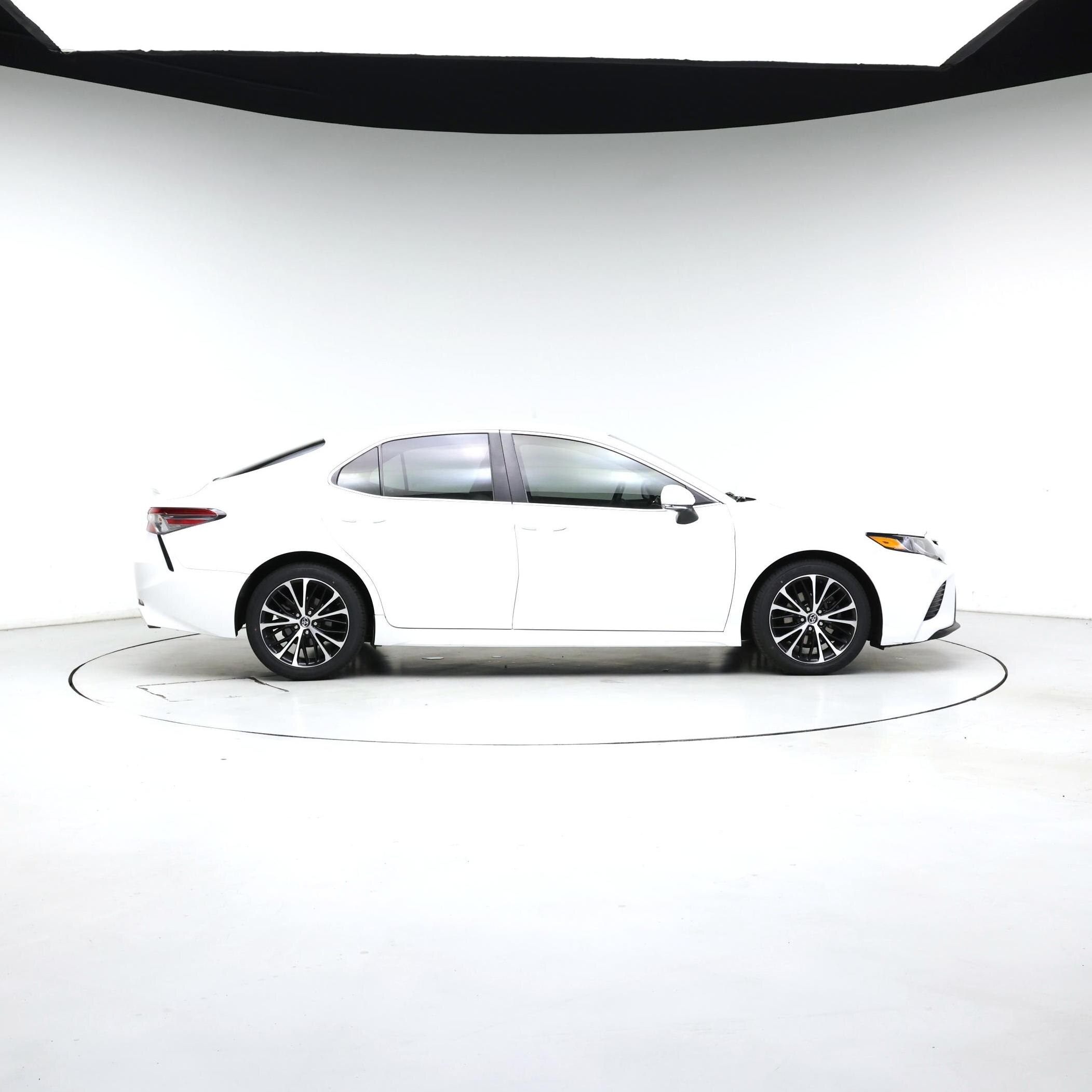 Thumbnail: 2018 Toyota Camry - 7