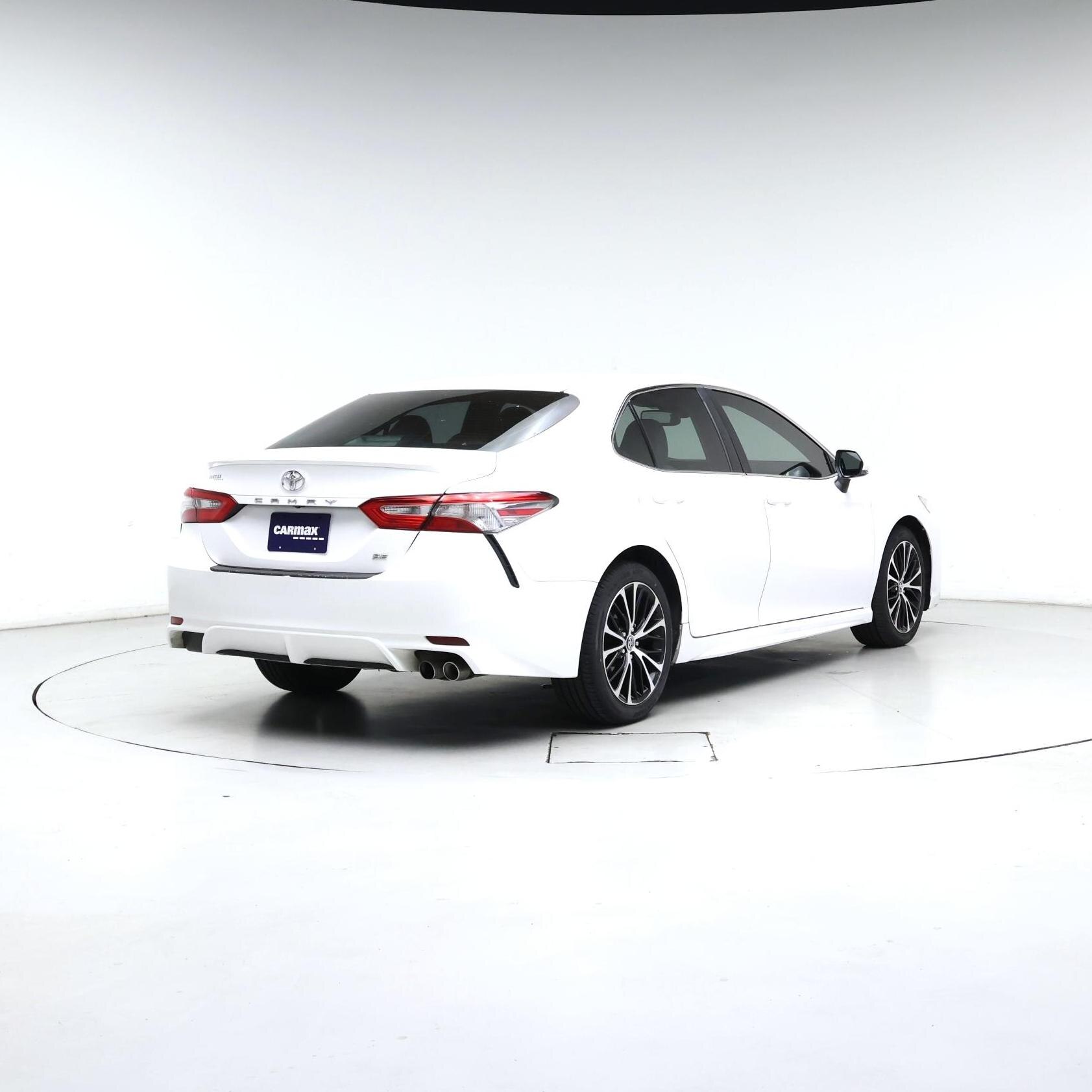 Thumbnail: 2018 Toyota Camry - 8