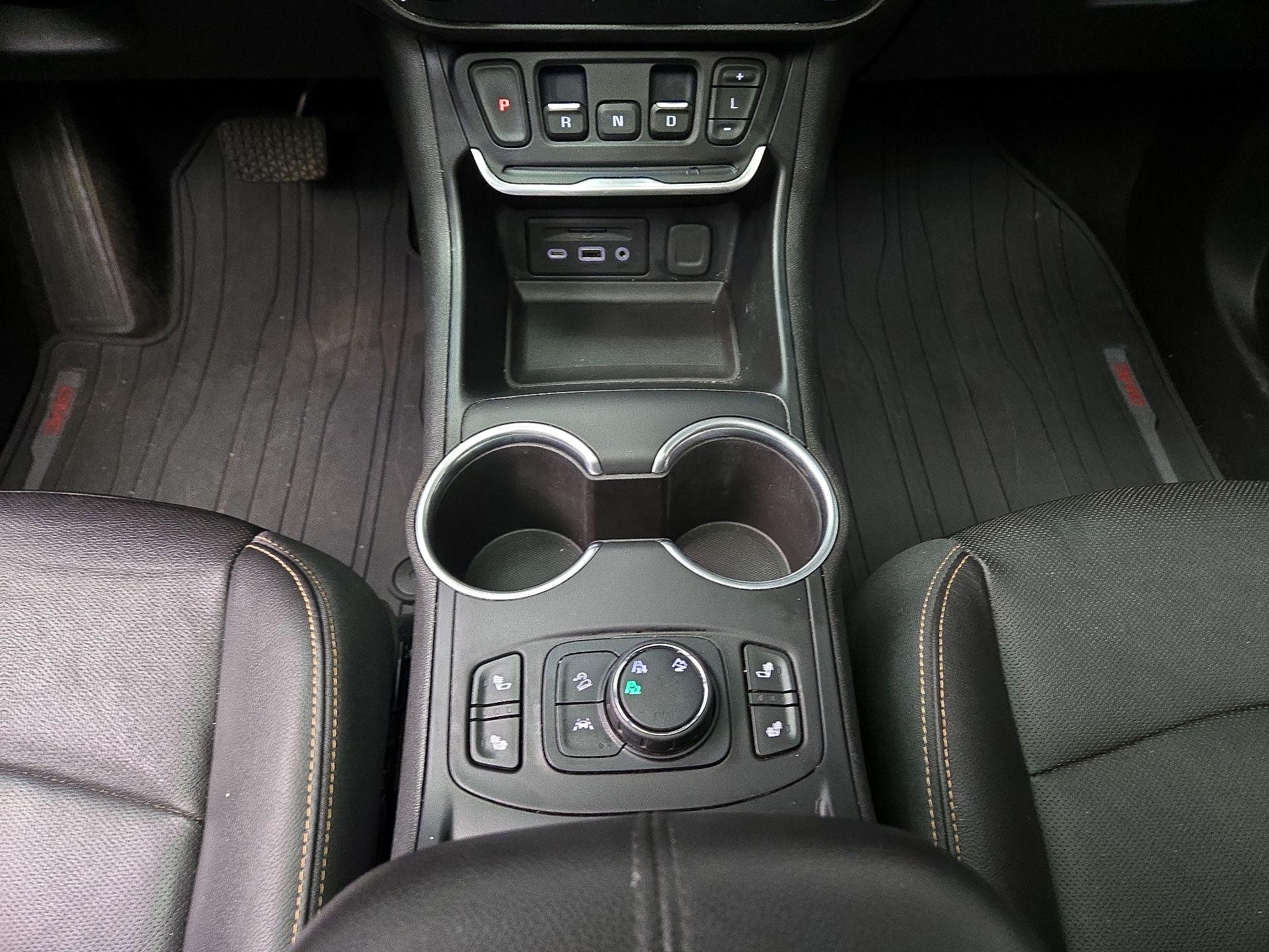 Thumbnail: 2020 GMC Terrain - 18