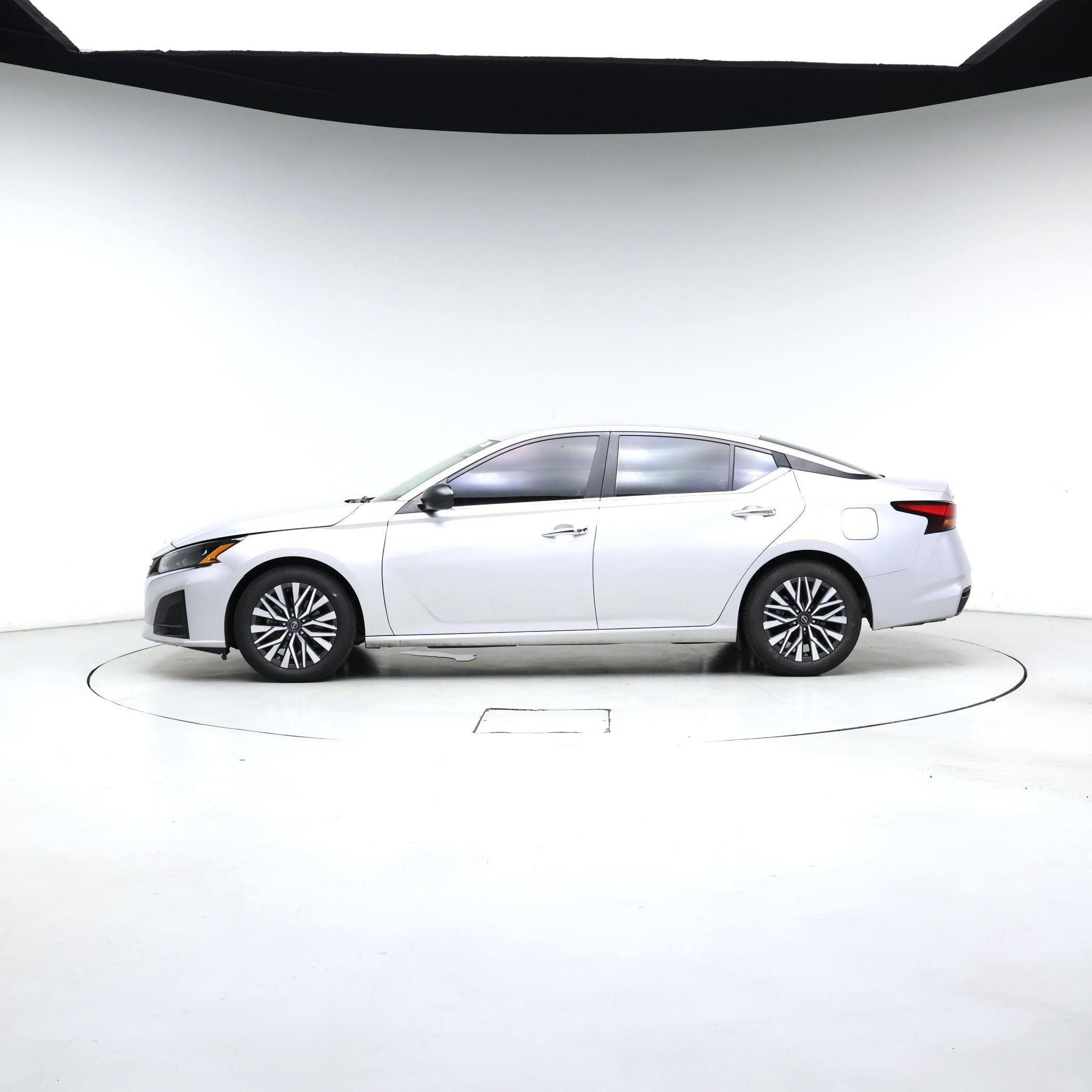Thumbnail: 2024 Nissan Altima - 3