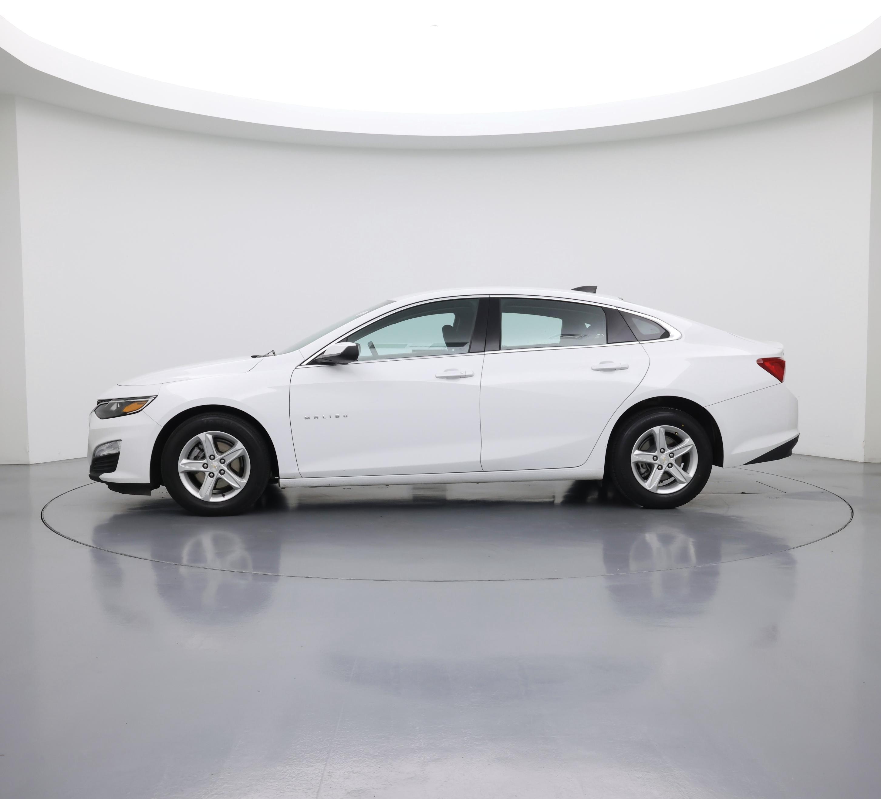 Thumbnail: 2024 Chevrolet Malibu - 3