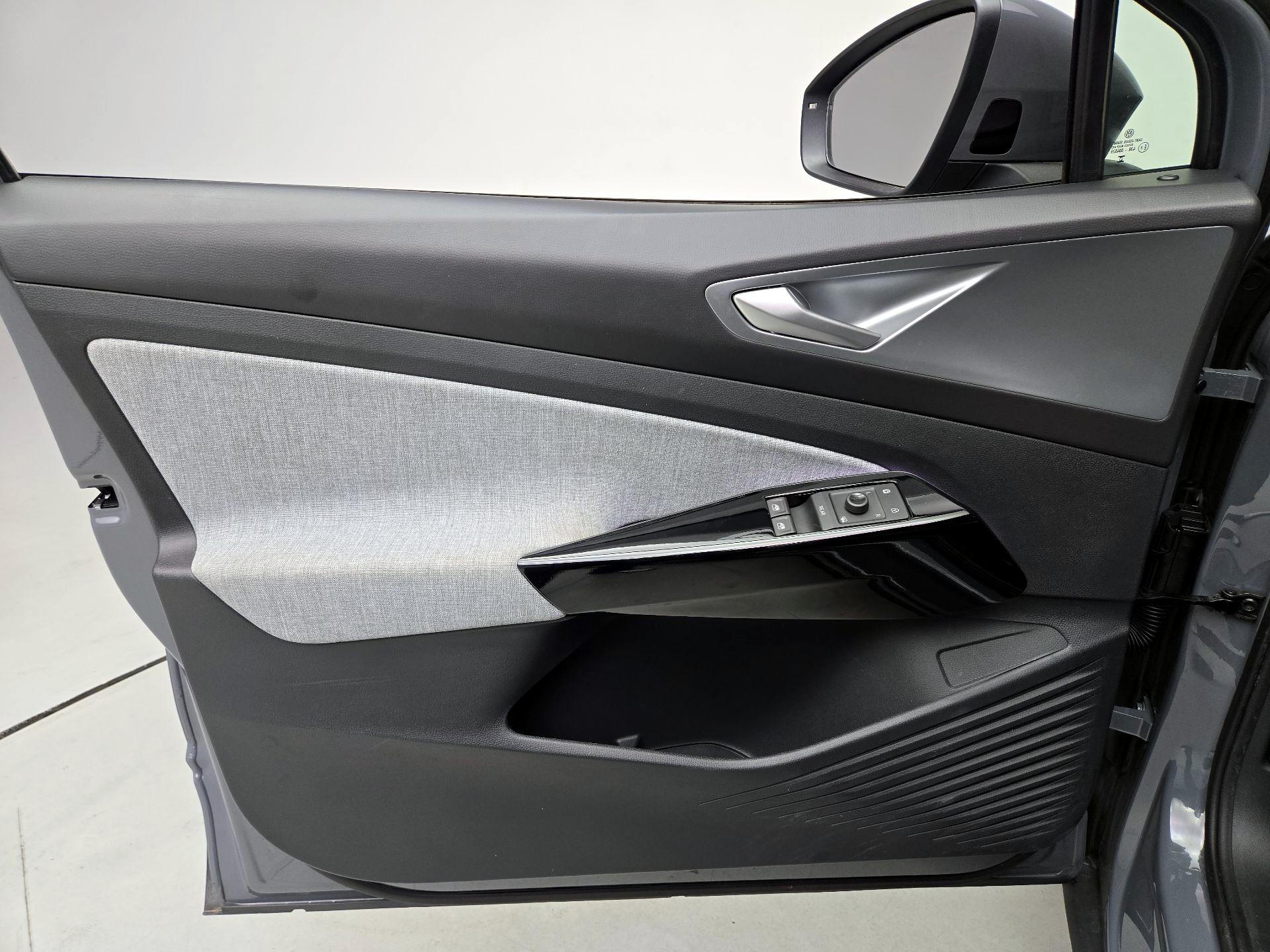 Thumbnail: 2023 Volkswagen ID.4 - 12