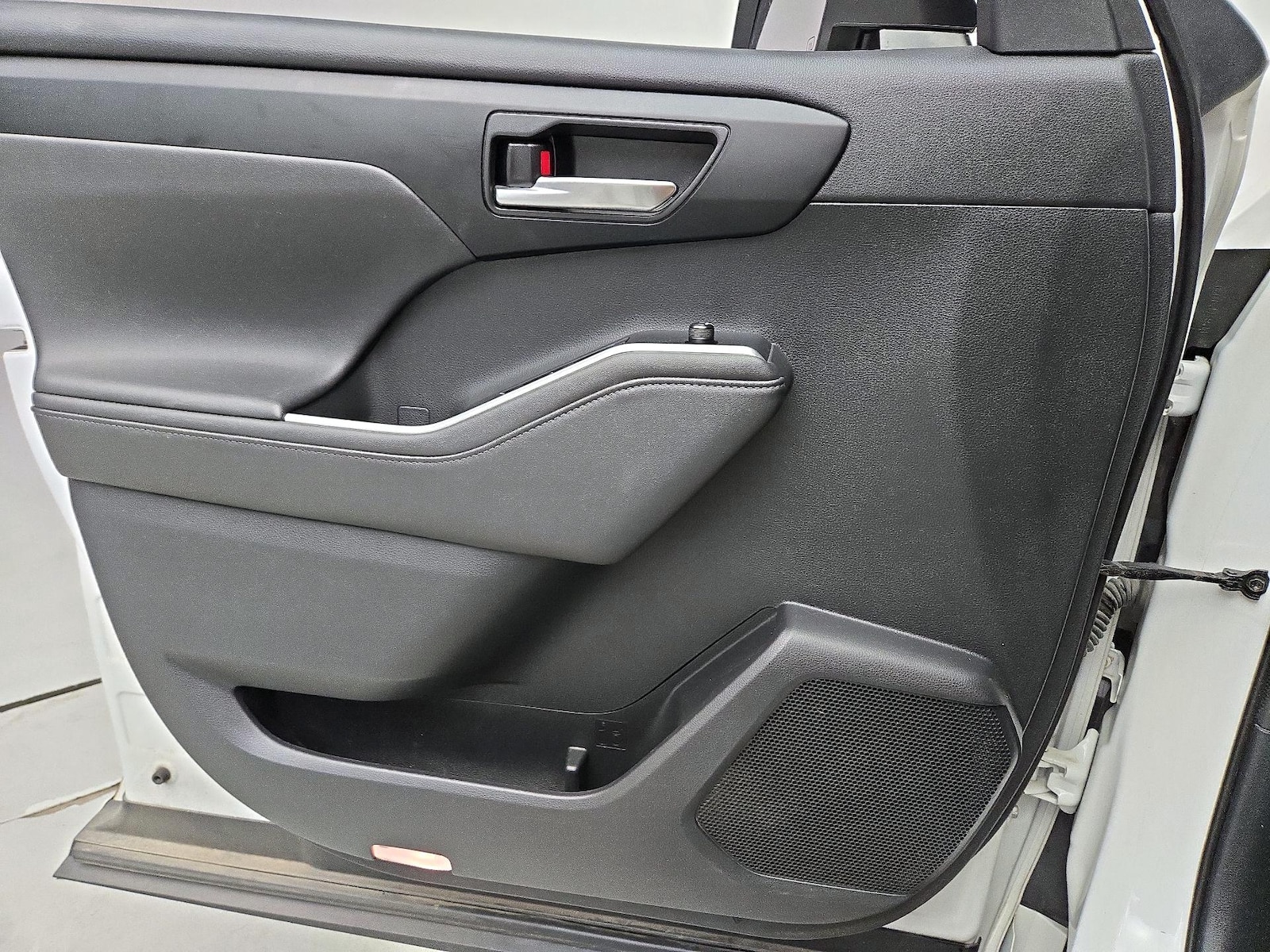 2020 Toyota Highlander XLE - Photo 13