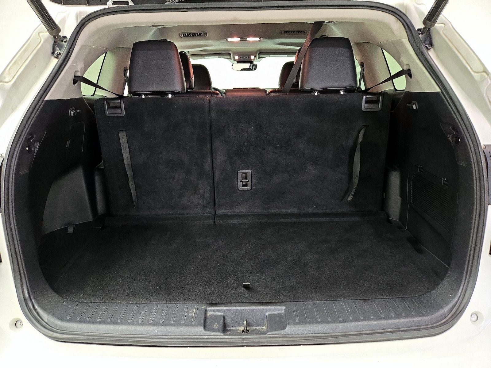 2020 Toyota Highlander XLE - Photo 23