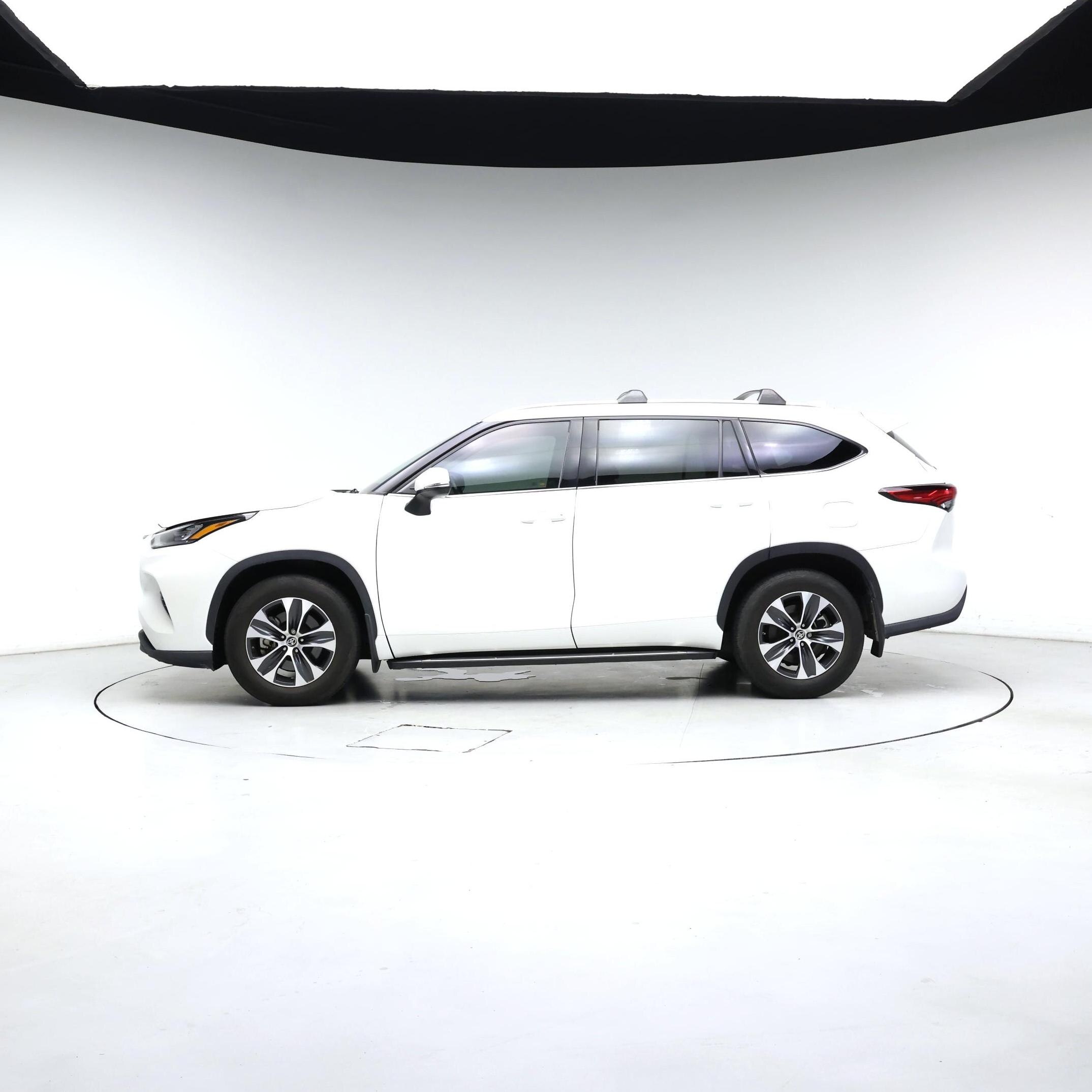 Thumbnail: 2020 Toyota Highlander - 3