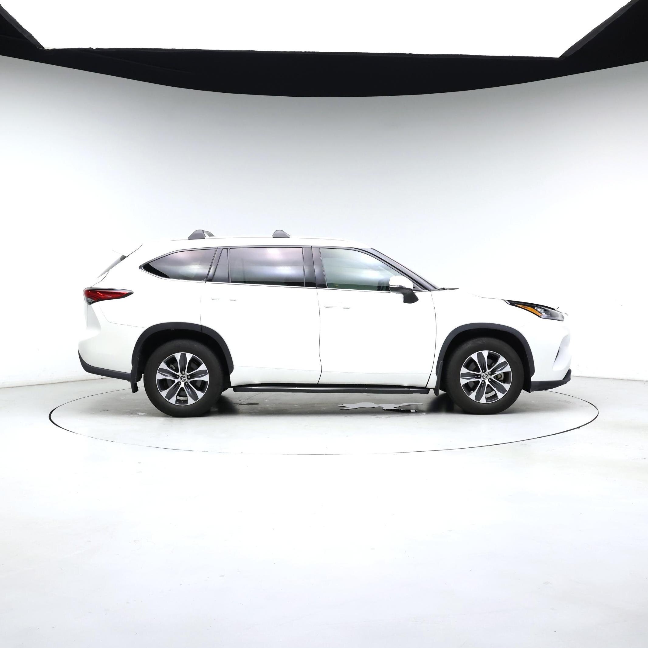 Thumbnail: 2020 Toyota Highlander - 7