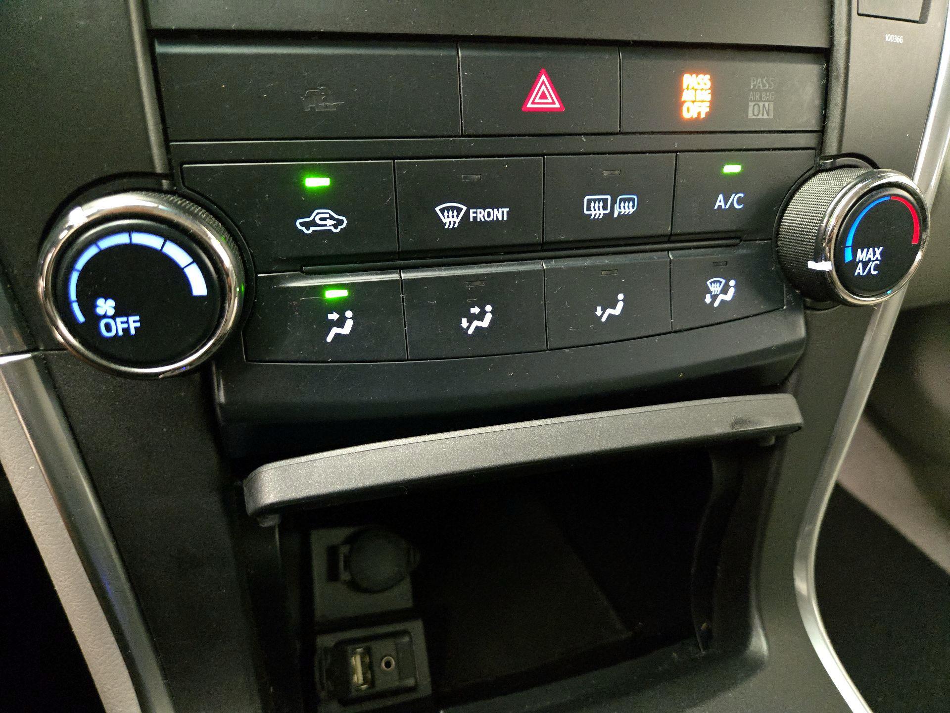 Thumbnail: 2017 Toyota Camry - 16