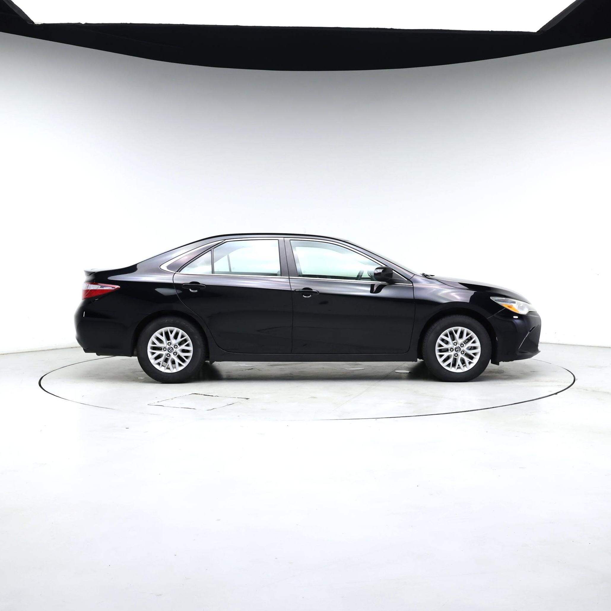 Thumbnail: 2017 Toyota Camry - 7