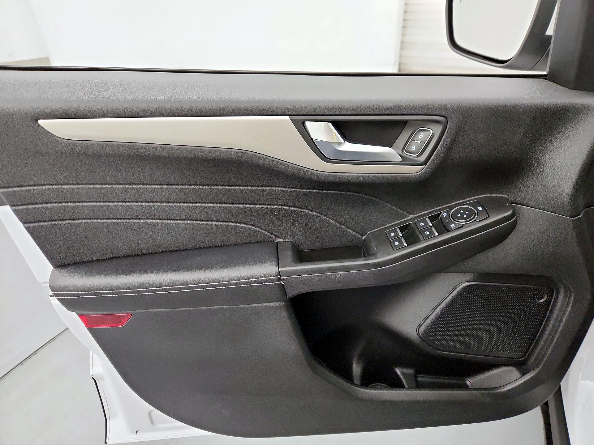 Thumbnail: 2022 Ford Escape - 12