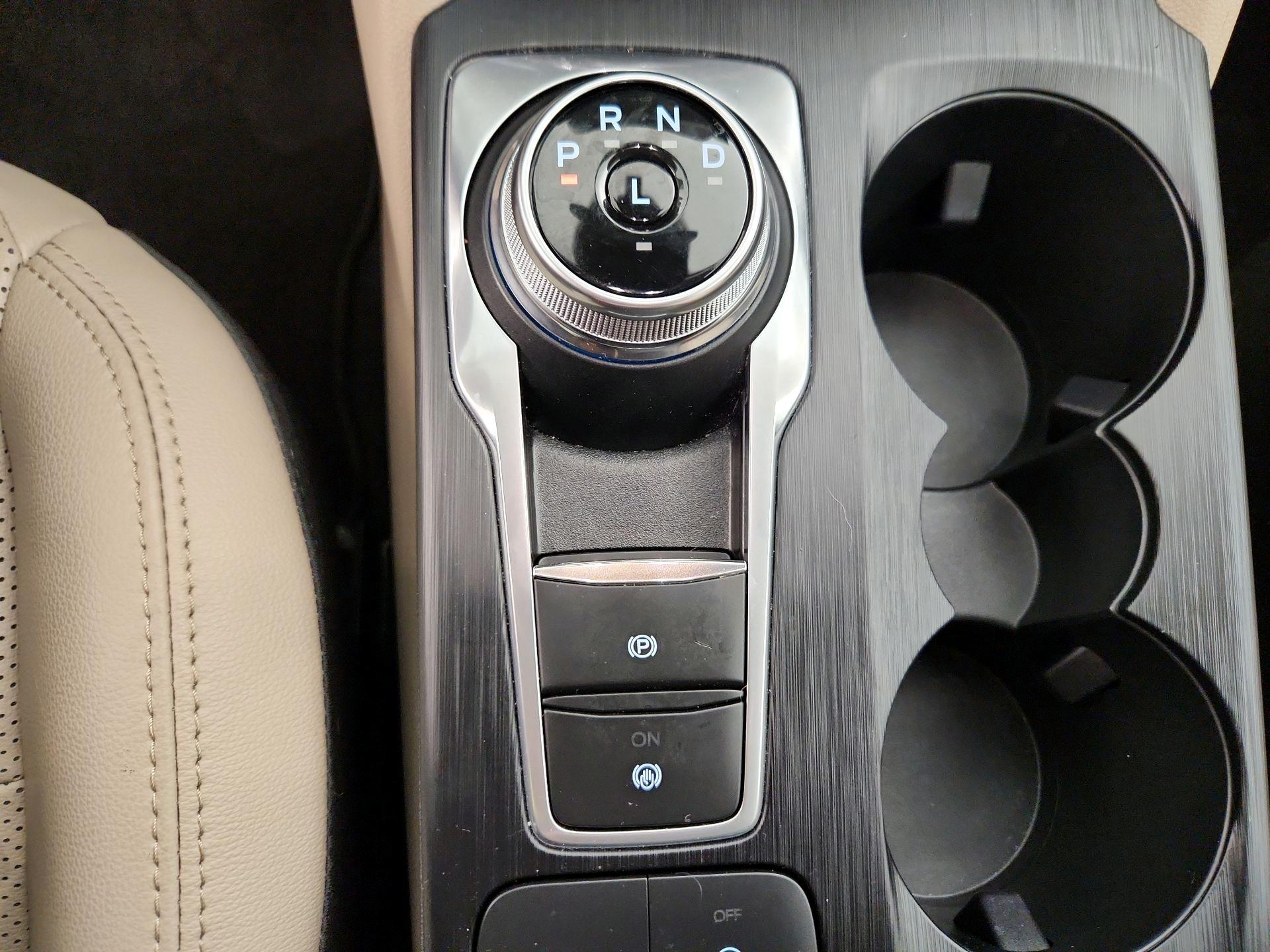 Thumbnail: 2022 Ford Escape - 17