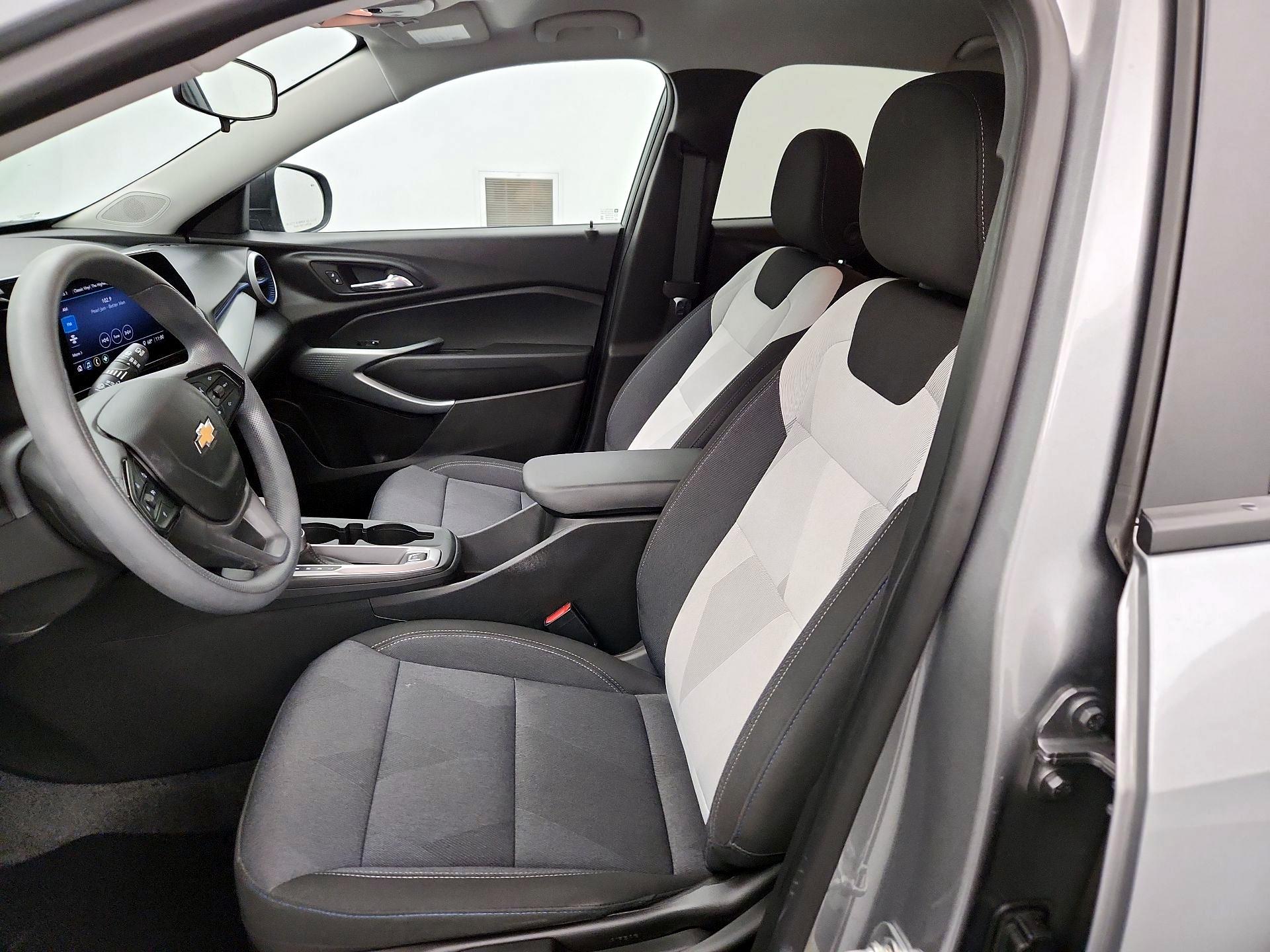 Thumbnail: 2024 Chevrolet Trax - 11