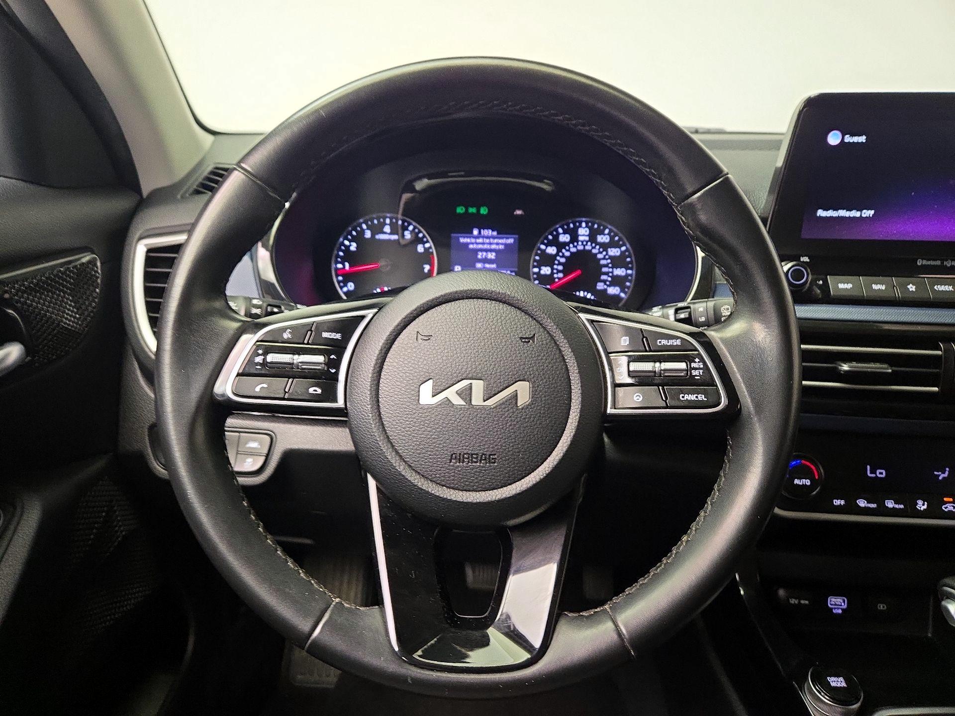 Thumbnail: 2022 Kia Seltos - 10