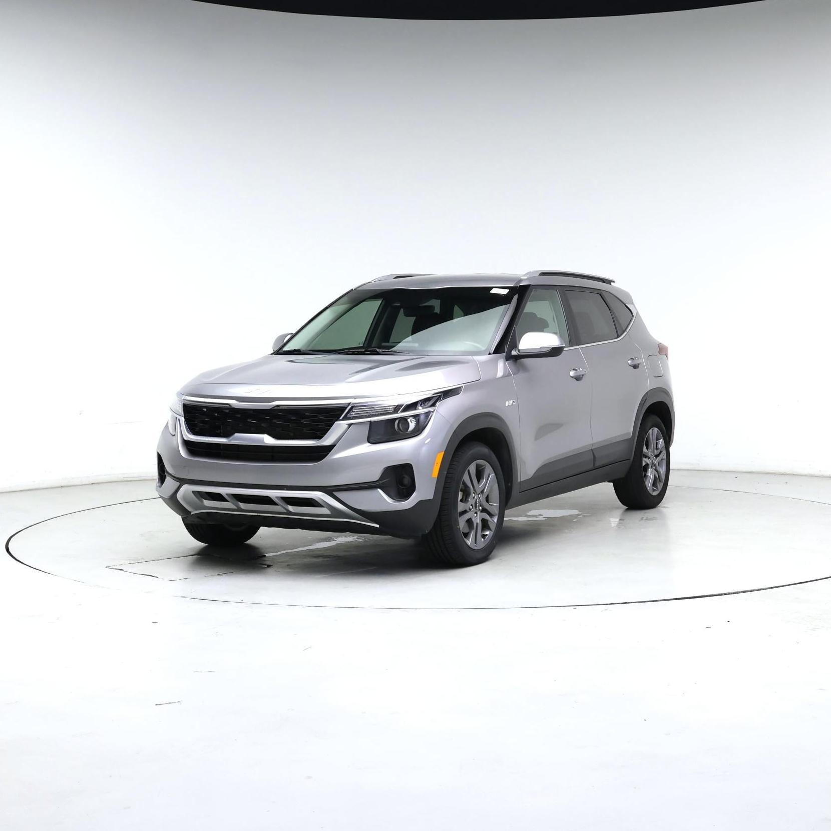 Thumbnail: 2022 Kia Seltos - 4