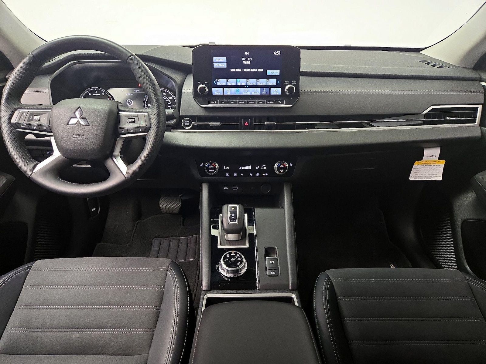 2024 Mitsubishi Outlander SE - Photo 10
