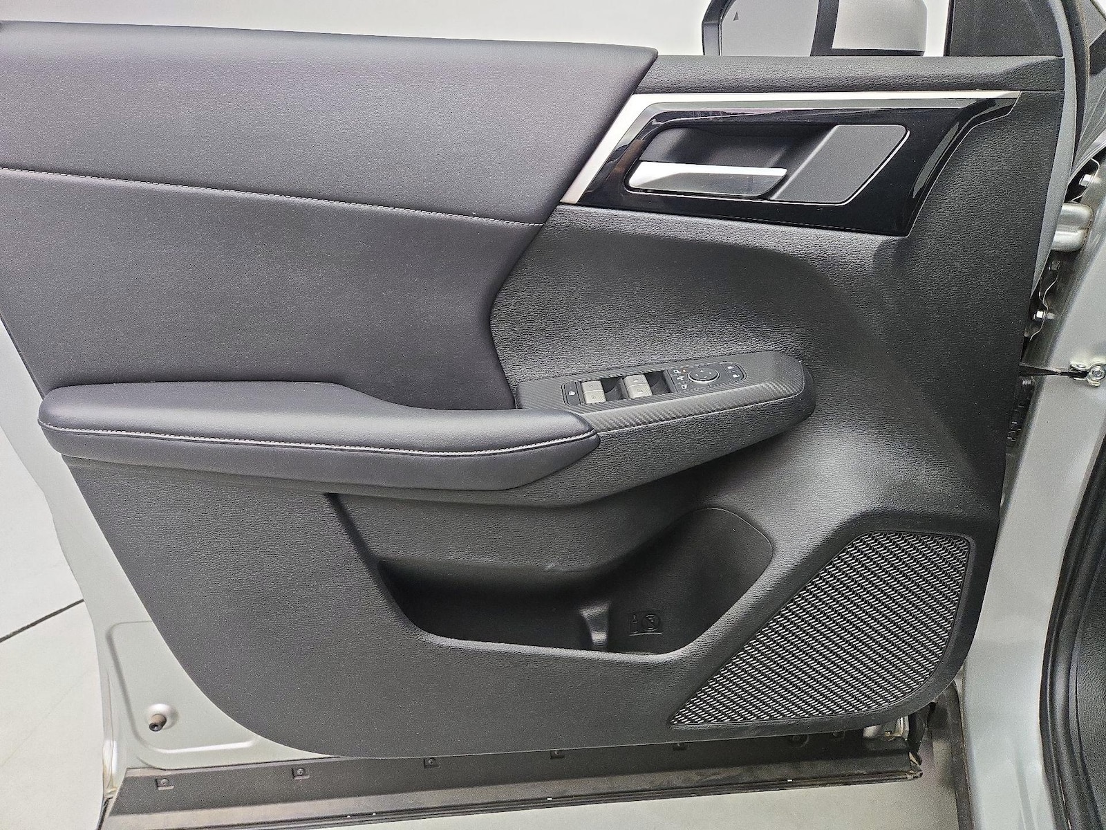 2024 Mitsubishi Outlander SE - Photo 13