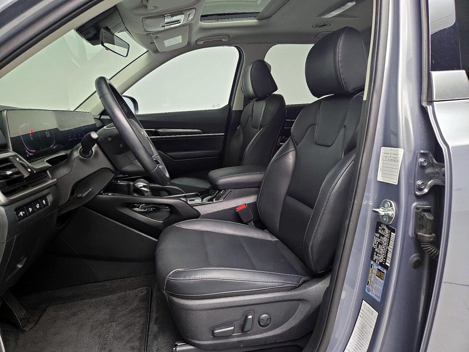 2025 Kia Telluride S - Photo 12