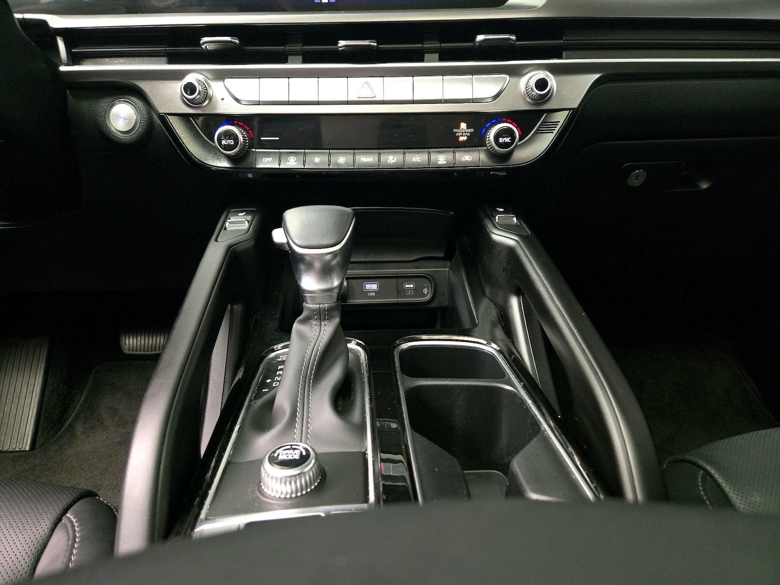 2025 Kia Telluride S - Photo 19