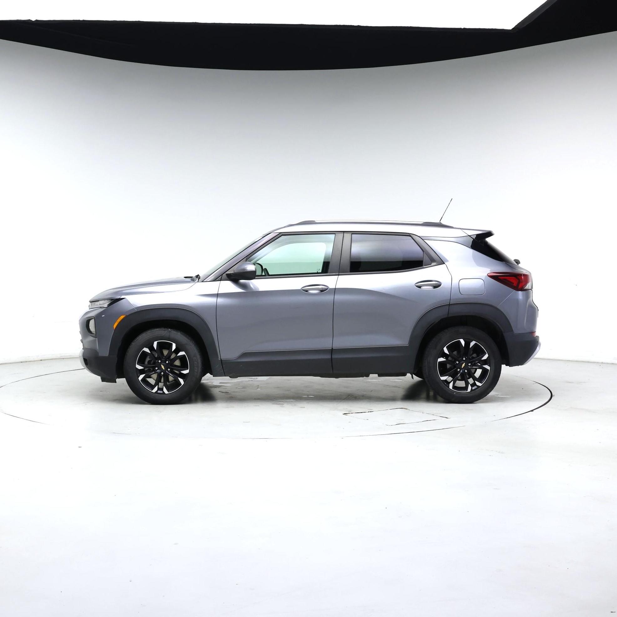 Thumbnail: 2021 Chevrolet TrailBlazer - 3