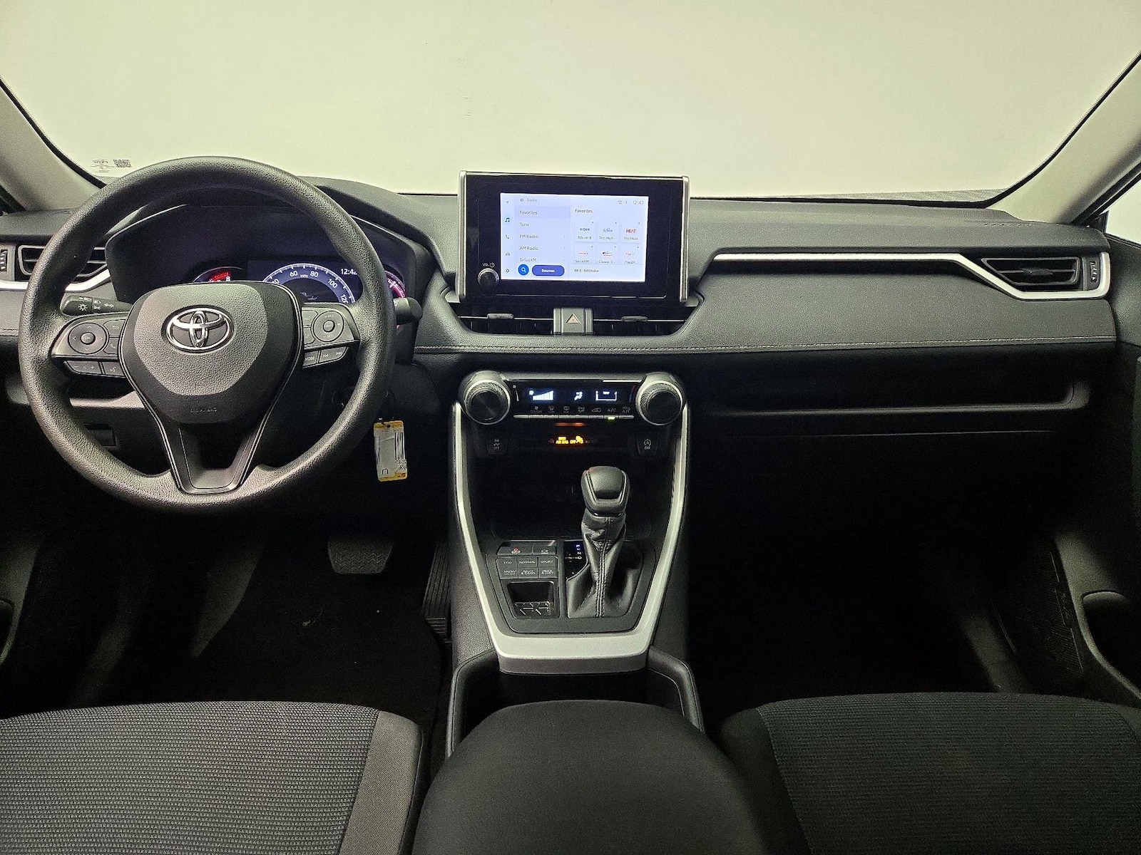 2025 Toyota RAV4 LE - Photo 10