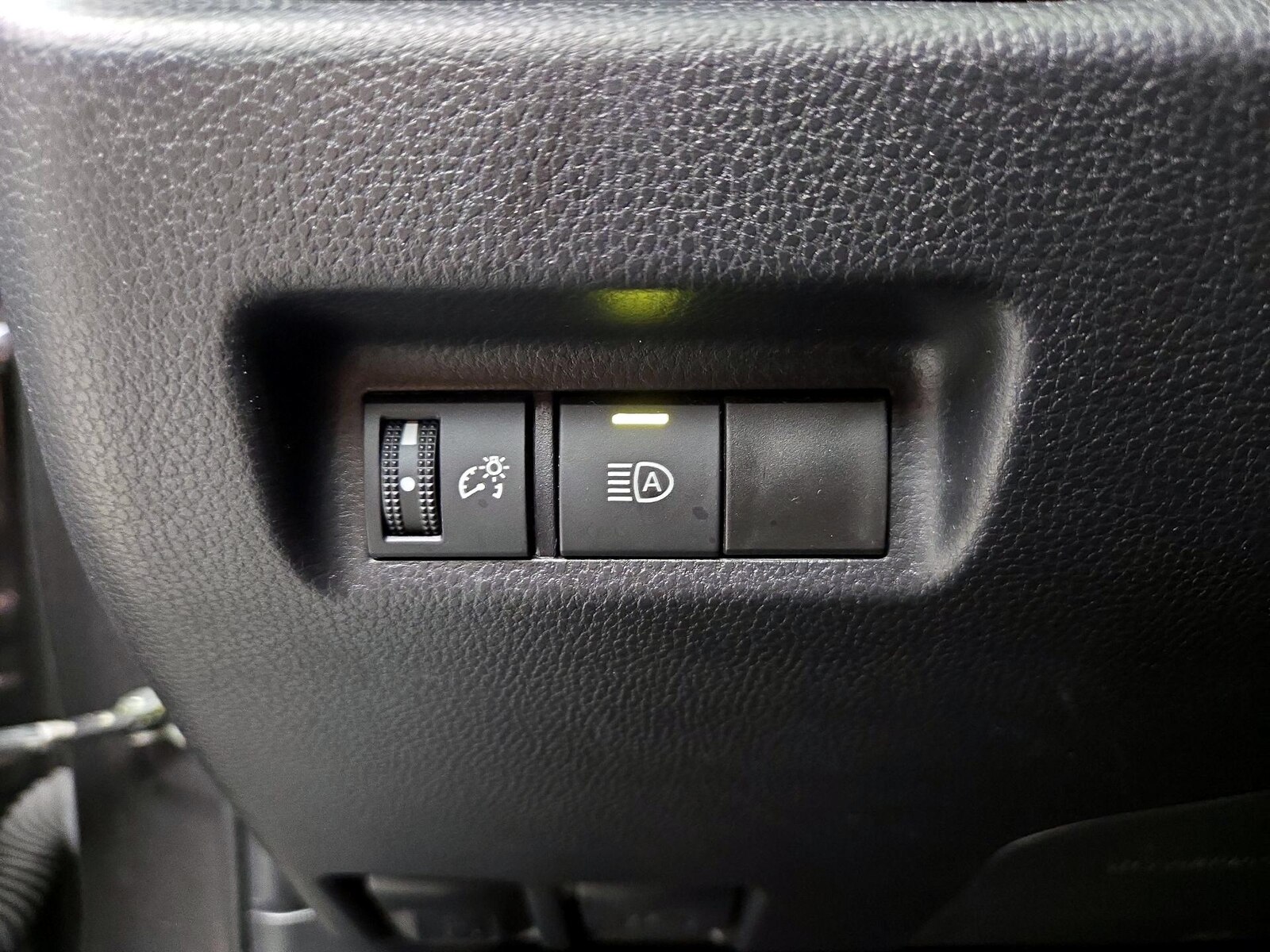 2025 Toyota RAV4 LE - Photo 14