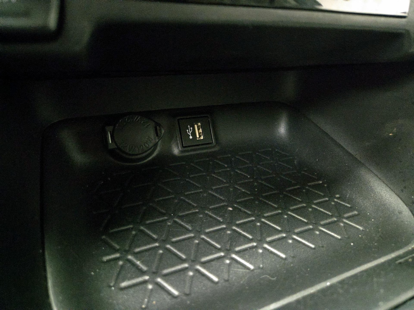 2025 Toyota RAV4 LE - Photo 19