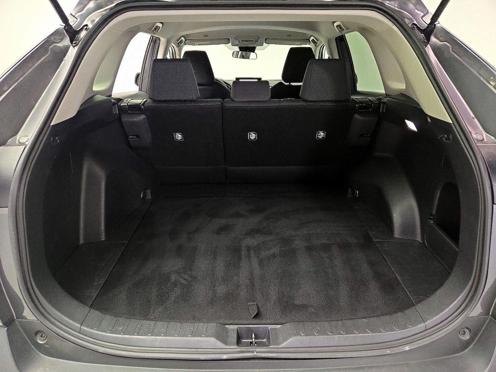 2025 Toyota RAV4 LE - Photo 21