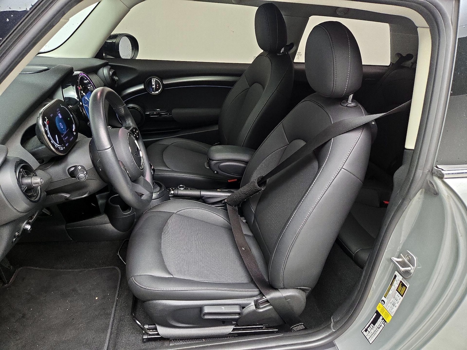 2023 MINI Hardtop 2 Door Base - Photo 12