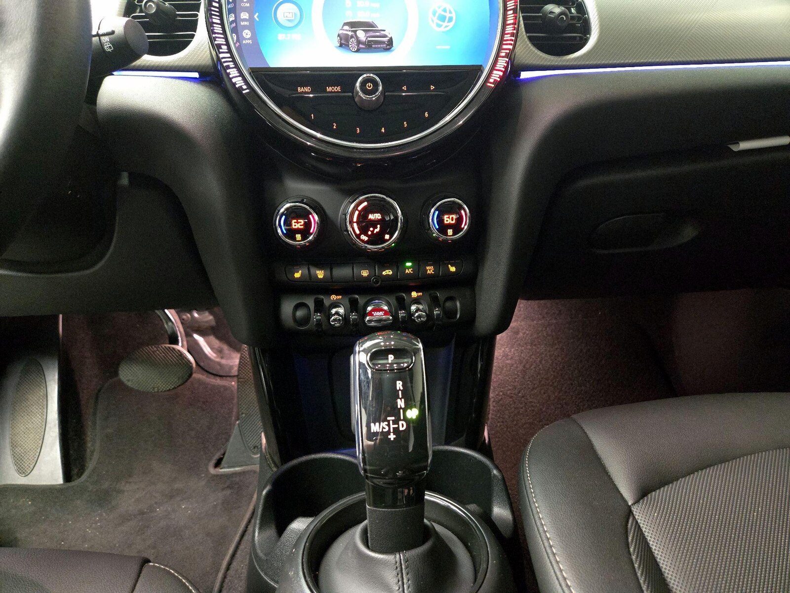 2023 MINI Hardtop 2 Door Base - Photo 18