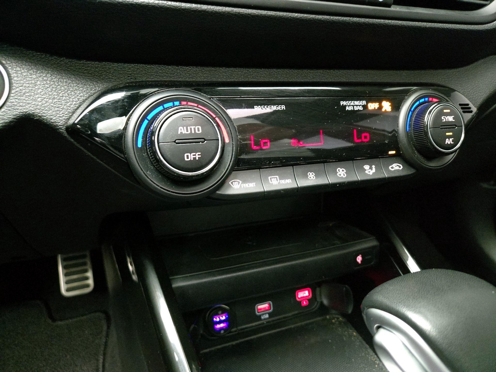 2024 Kia Forte GT-Line - Photo 18