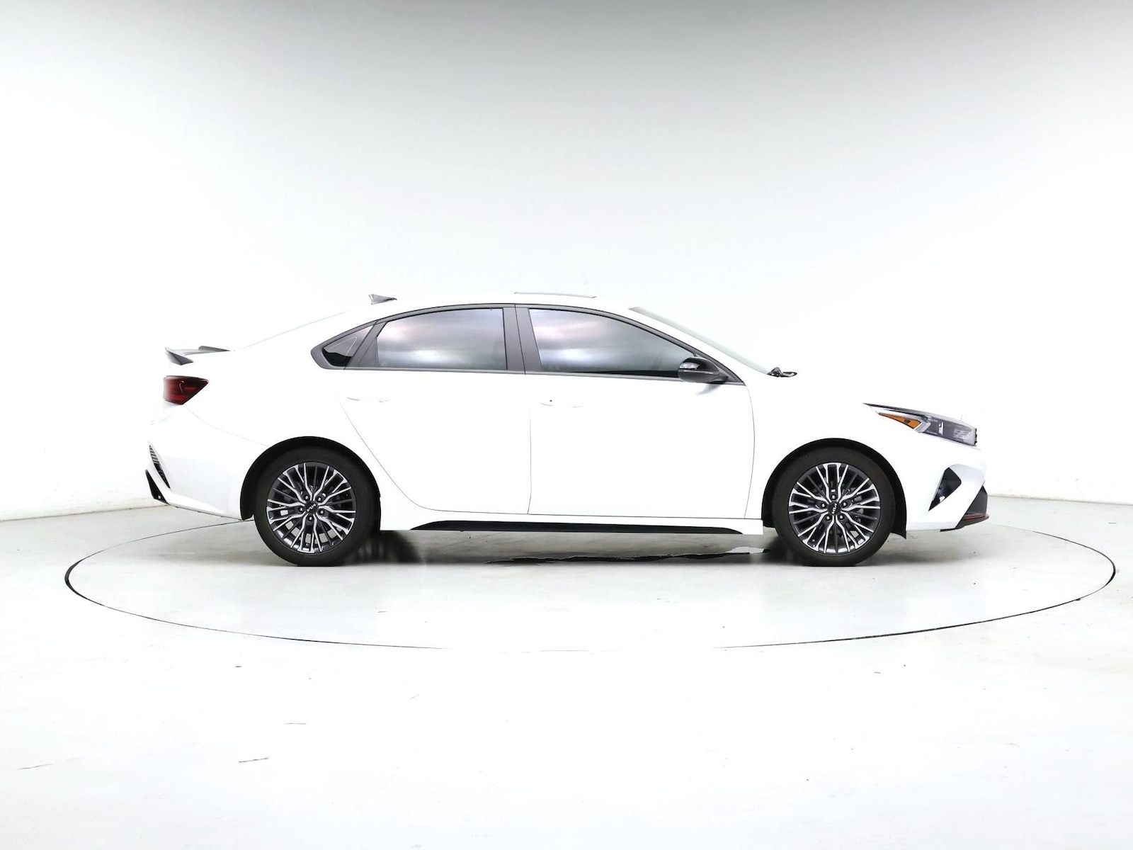 2024 Kia Forte GT-Line - Photo 8