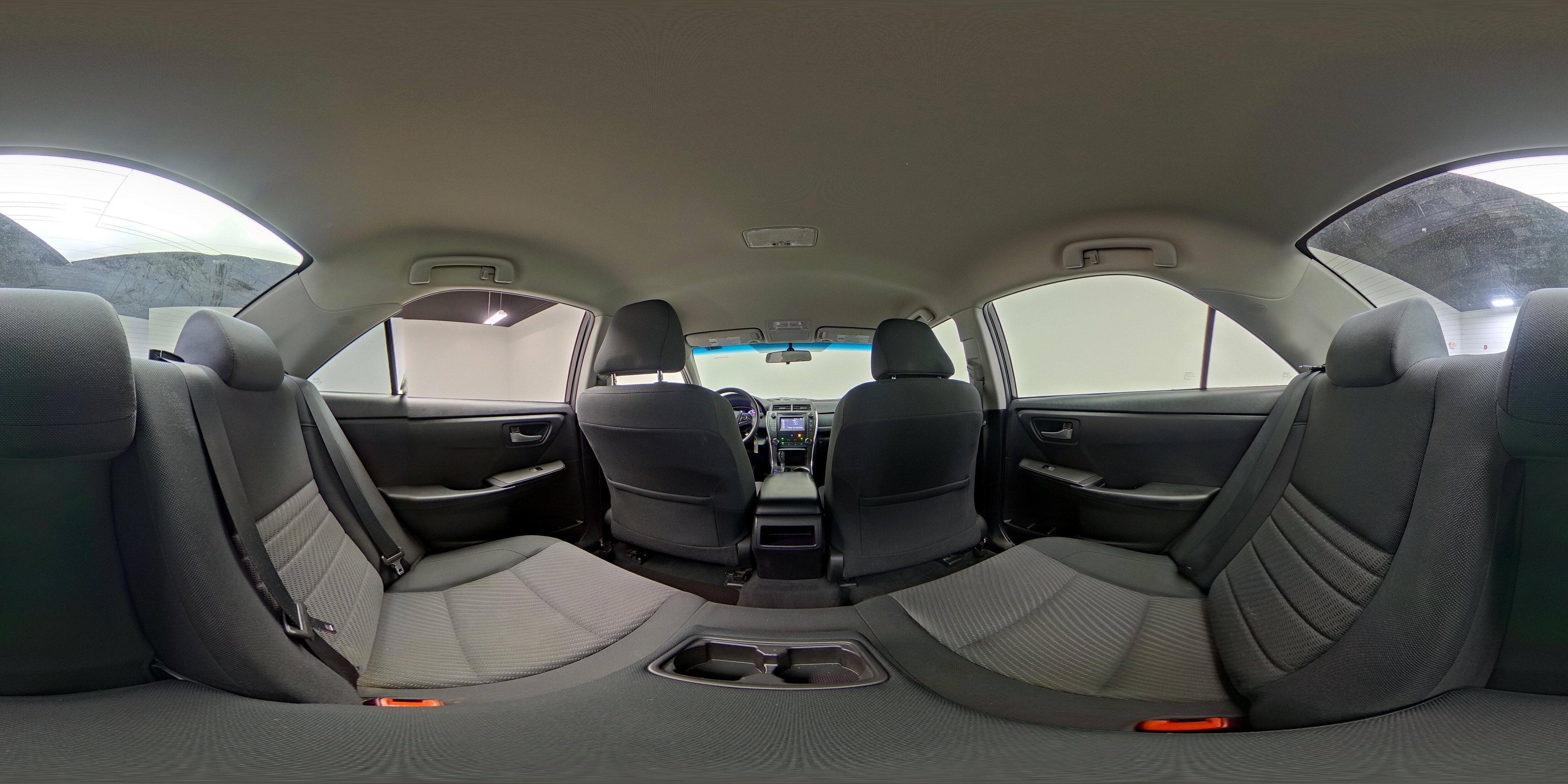 2017 Toyota Camry LE - Photo 25