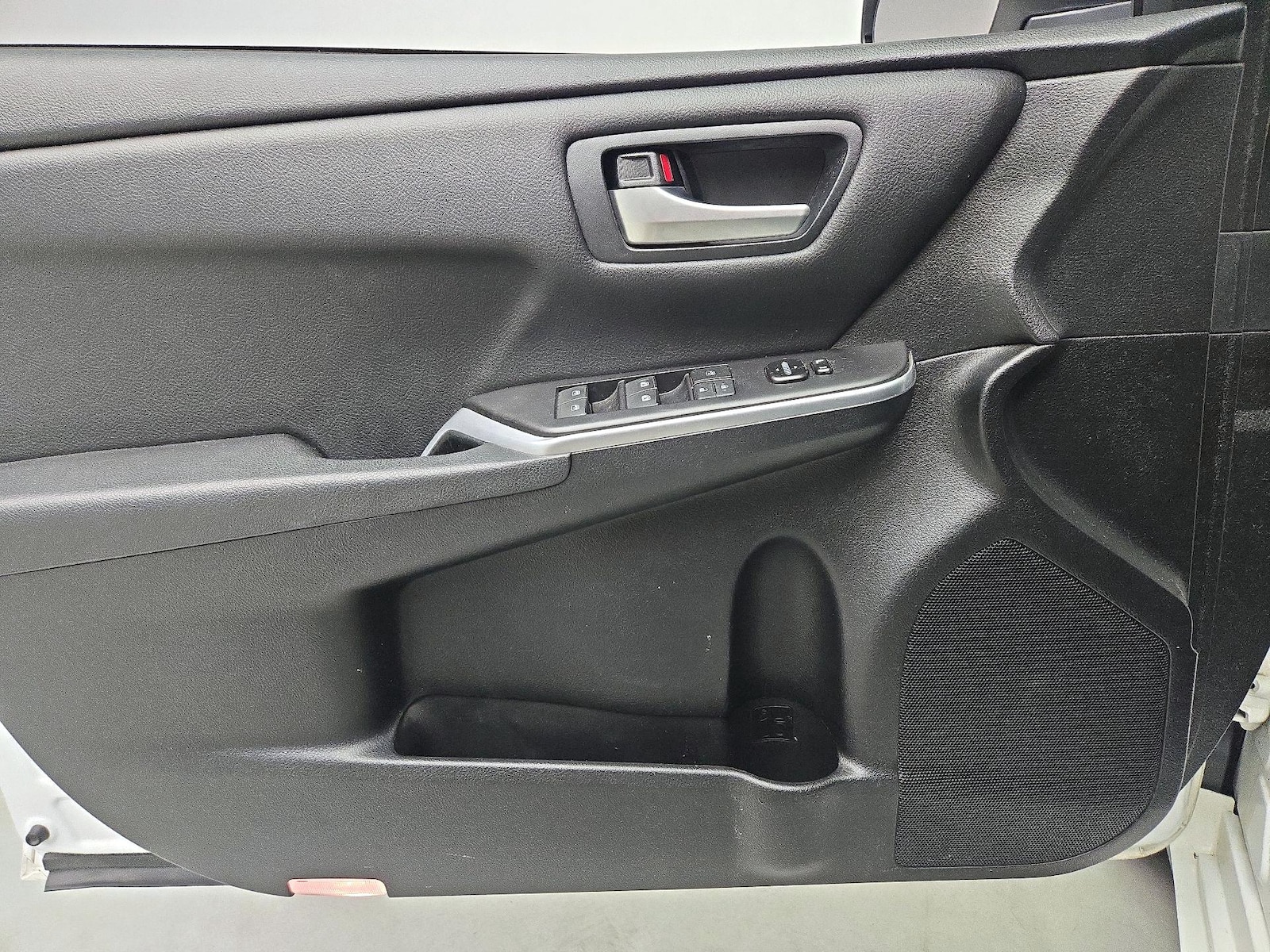 2017 Toyota Camry LE - Photo 13