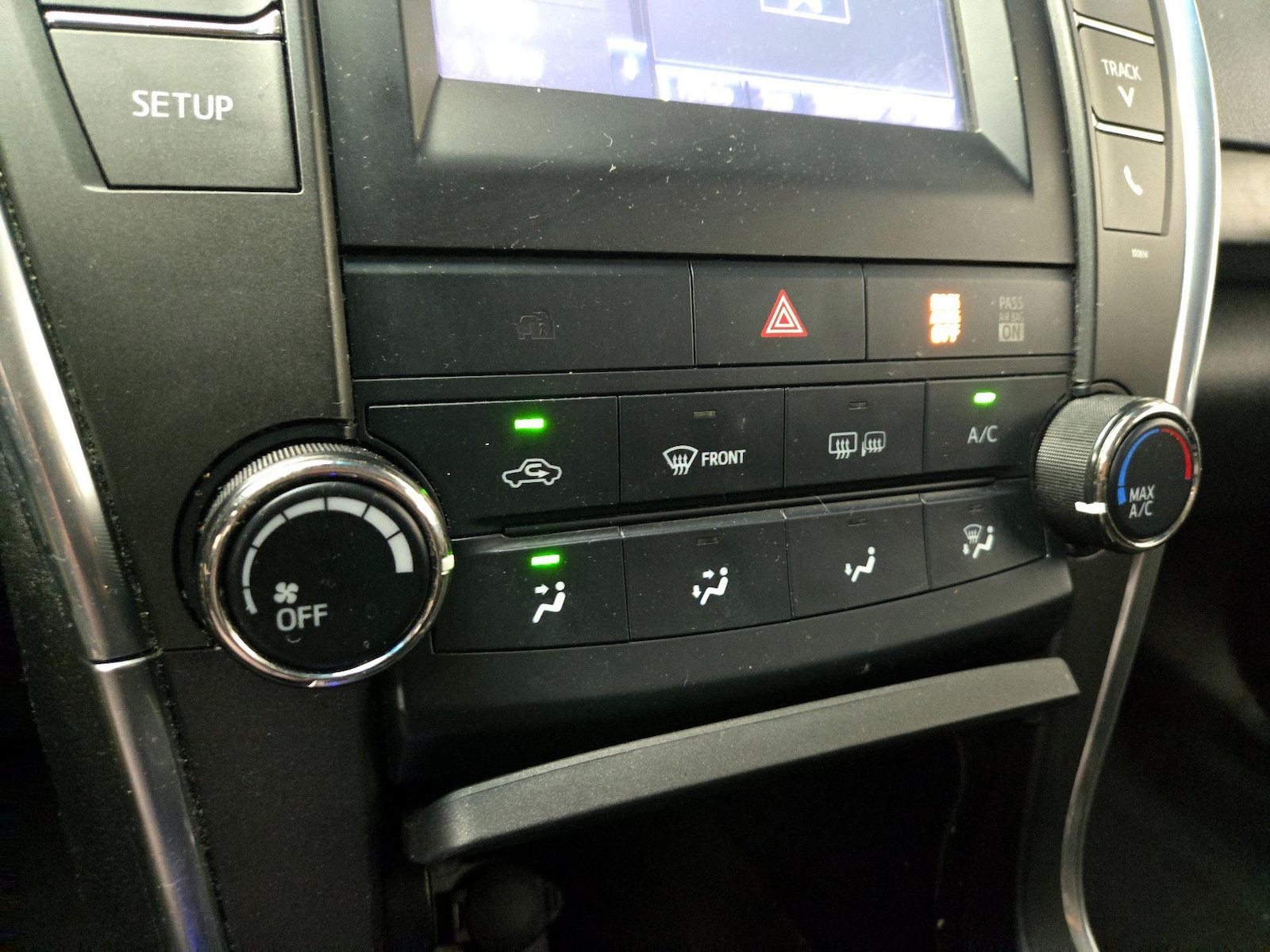 2017 Toyota Camry LE - Photo 17