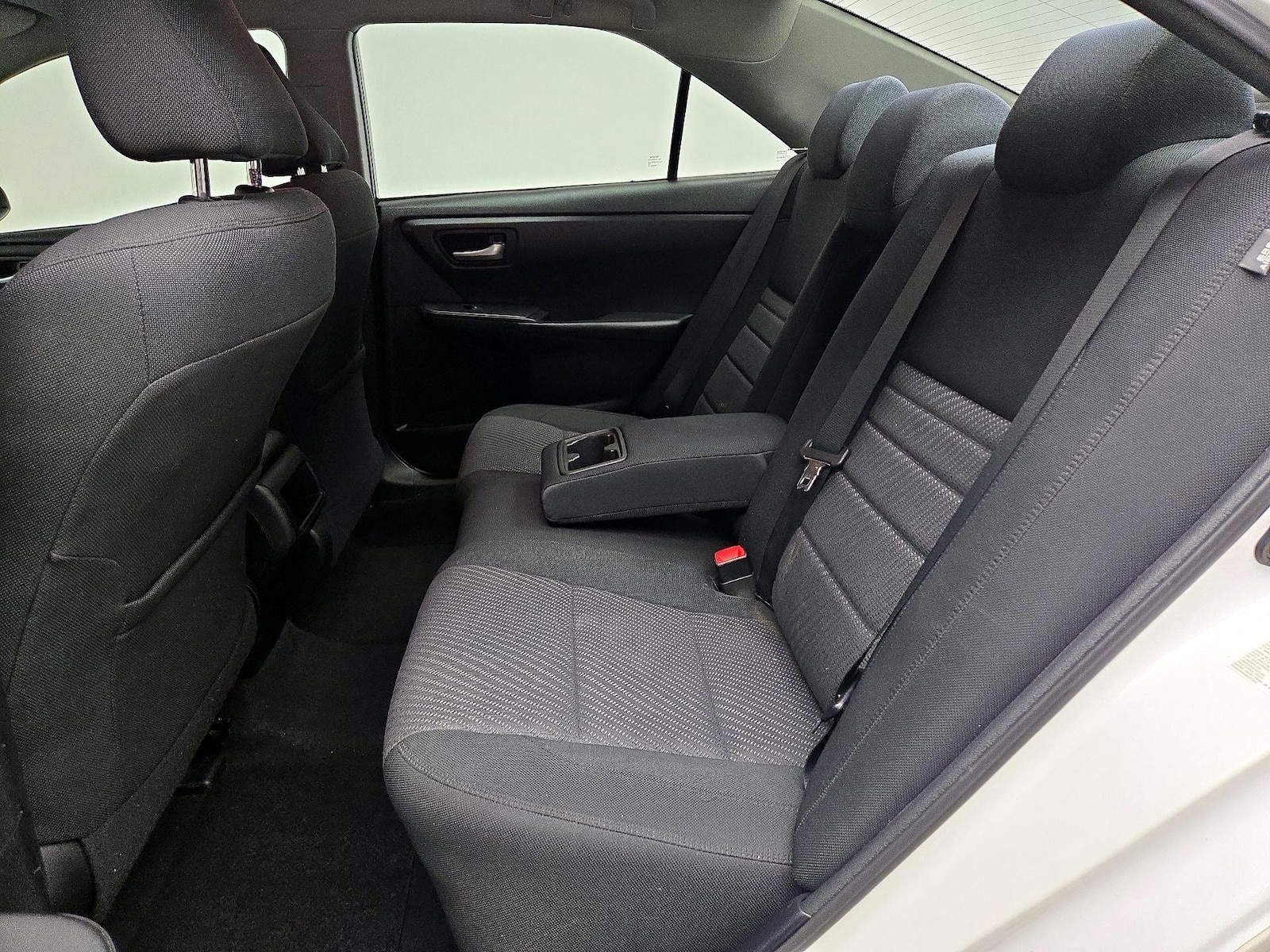 2017 Toyota Camry LE - Photo 20