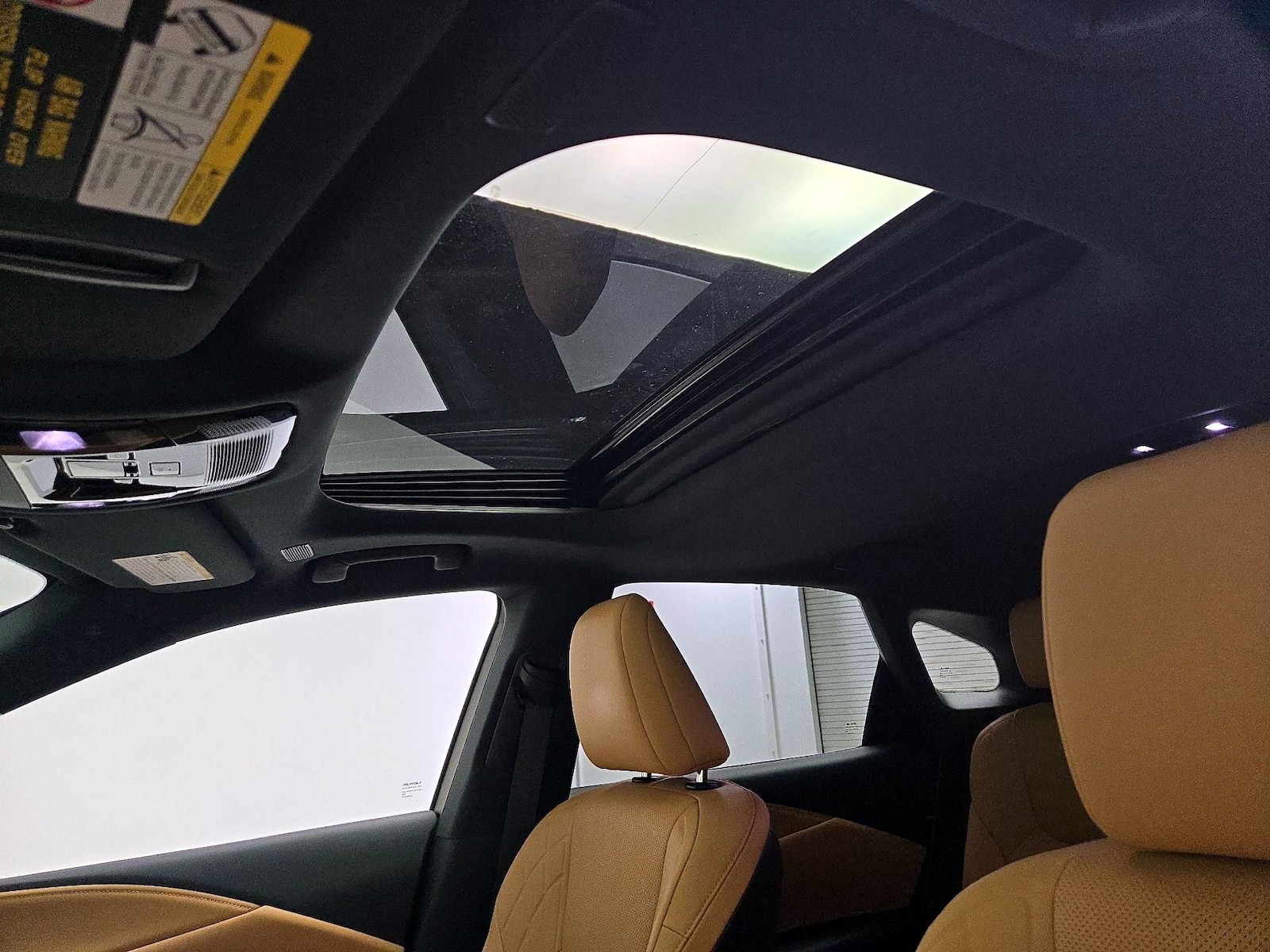 Sunroof(s) & Overhead Airbags