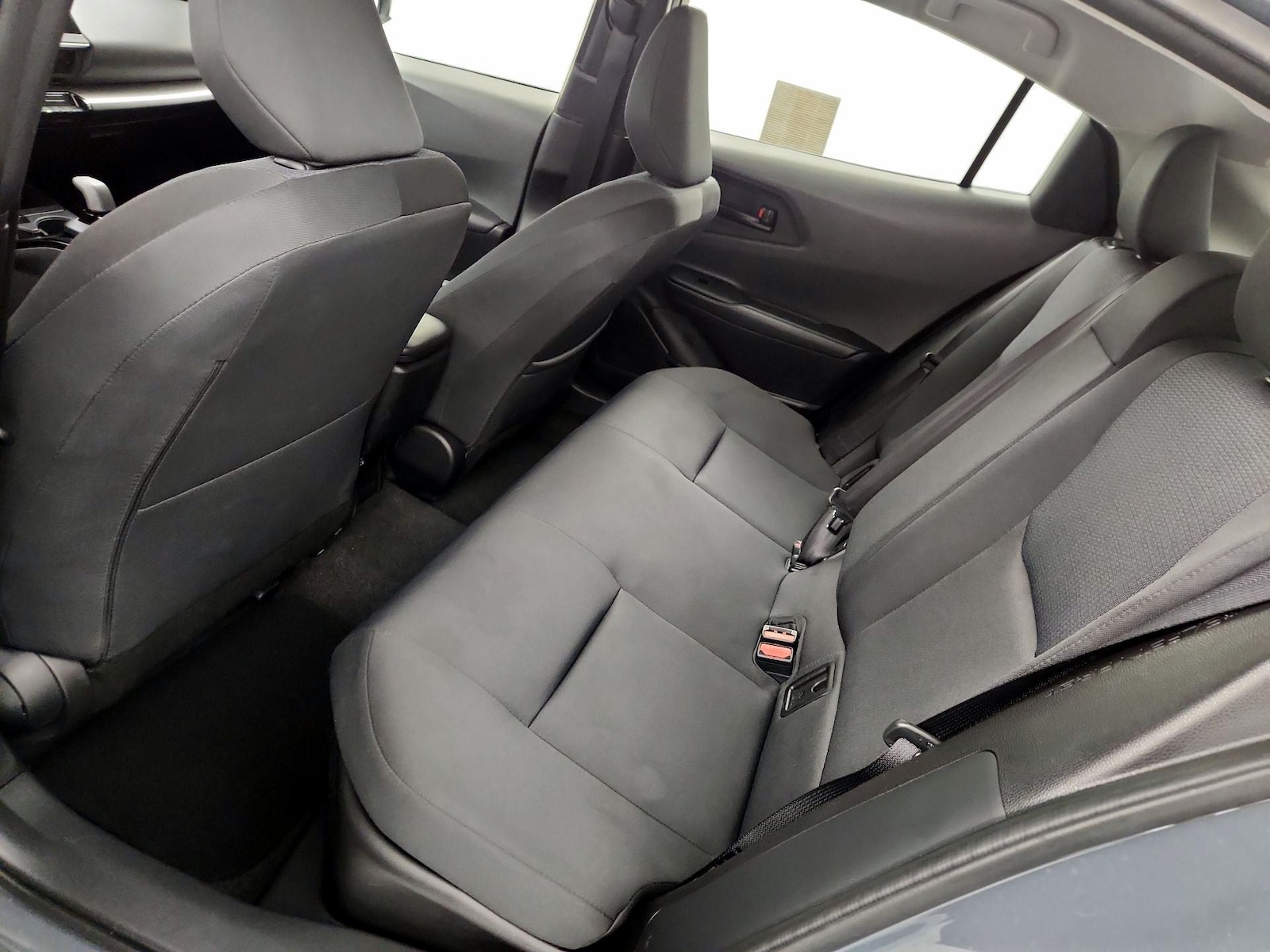 2025 Toyota Prius LE - Photo 20