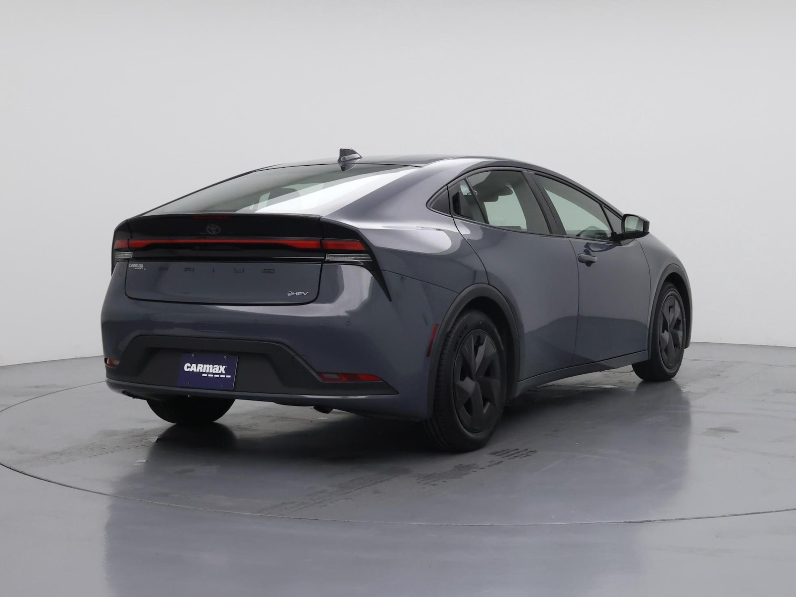 2025 Toyota Prius LE - Photo 9
