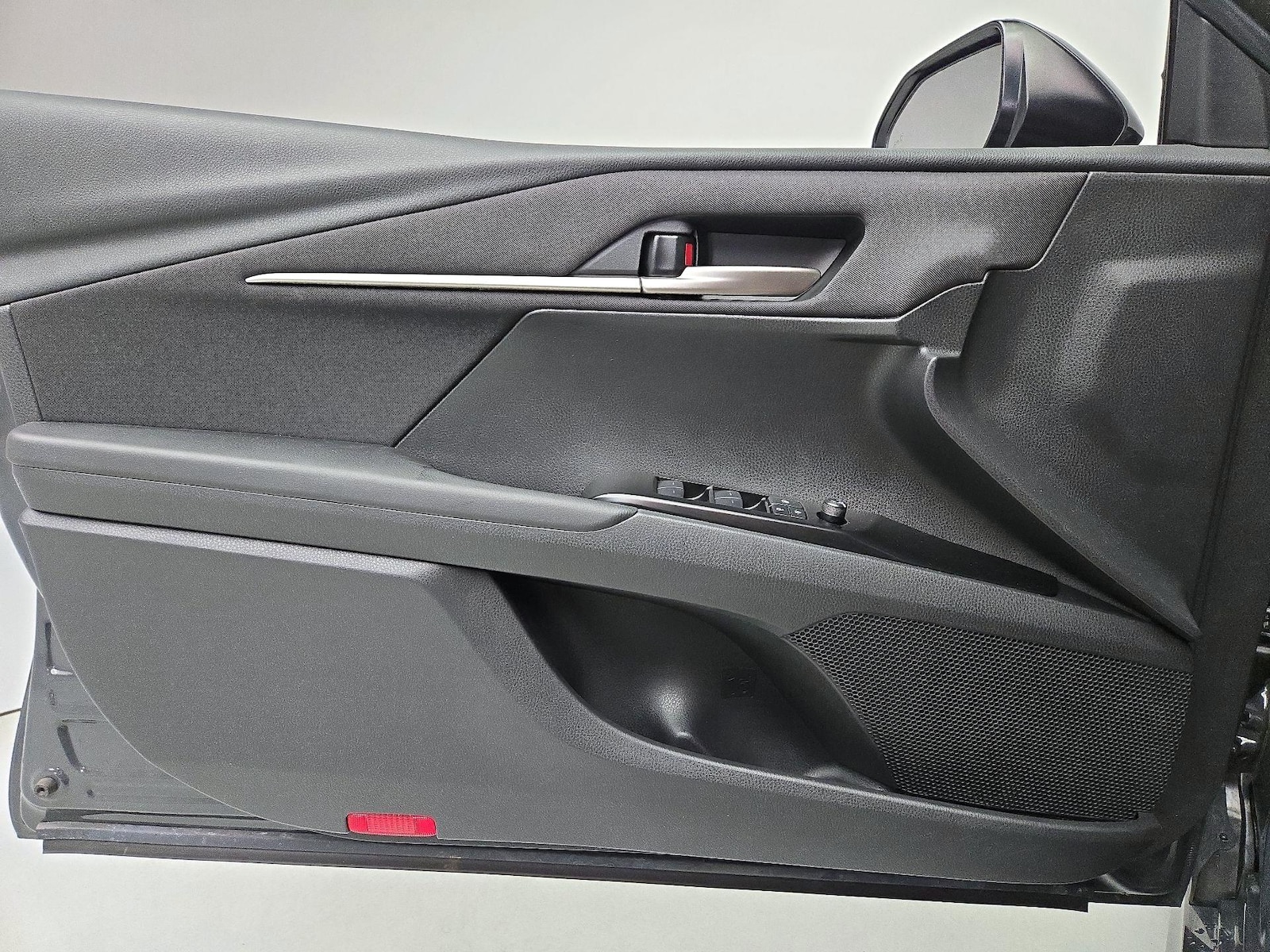 2026 Toyota Camry LE - Photo 13