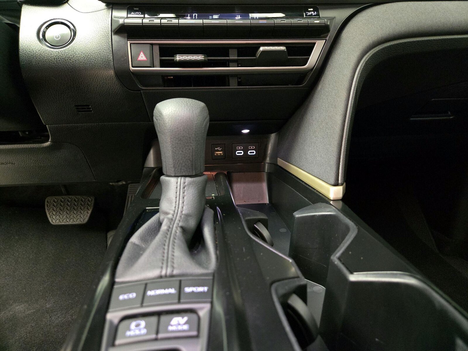 2026 Toyota Camry LE - Photo 18
