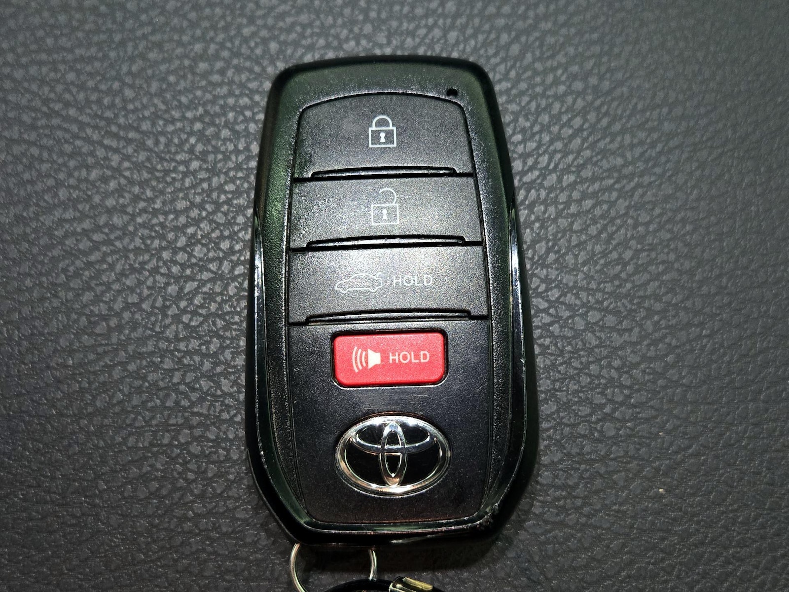 2026 Toyota Camry LE - Photo 23