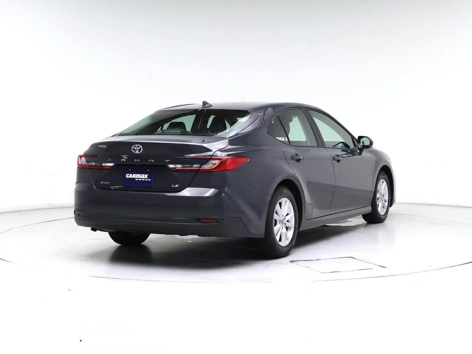 2026 Toyota Camry LE - Photo 9