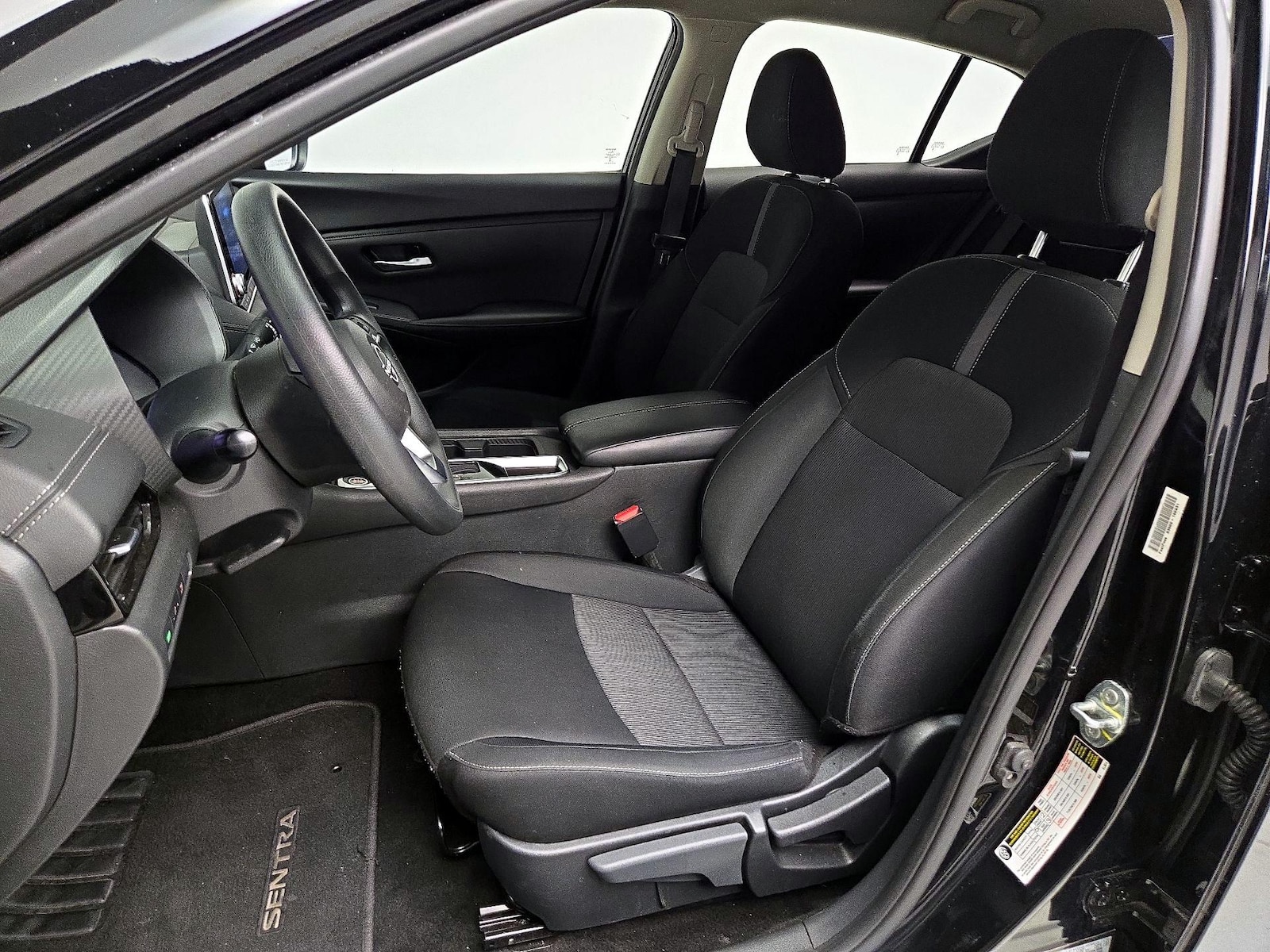 2025 Nissan Sentra SV - Photo 12