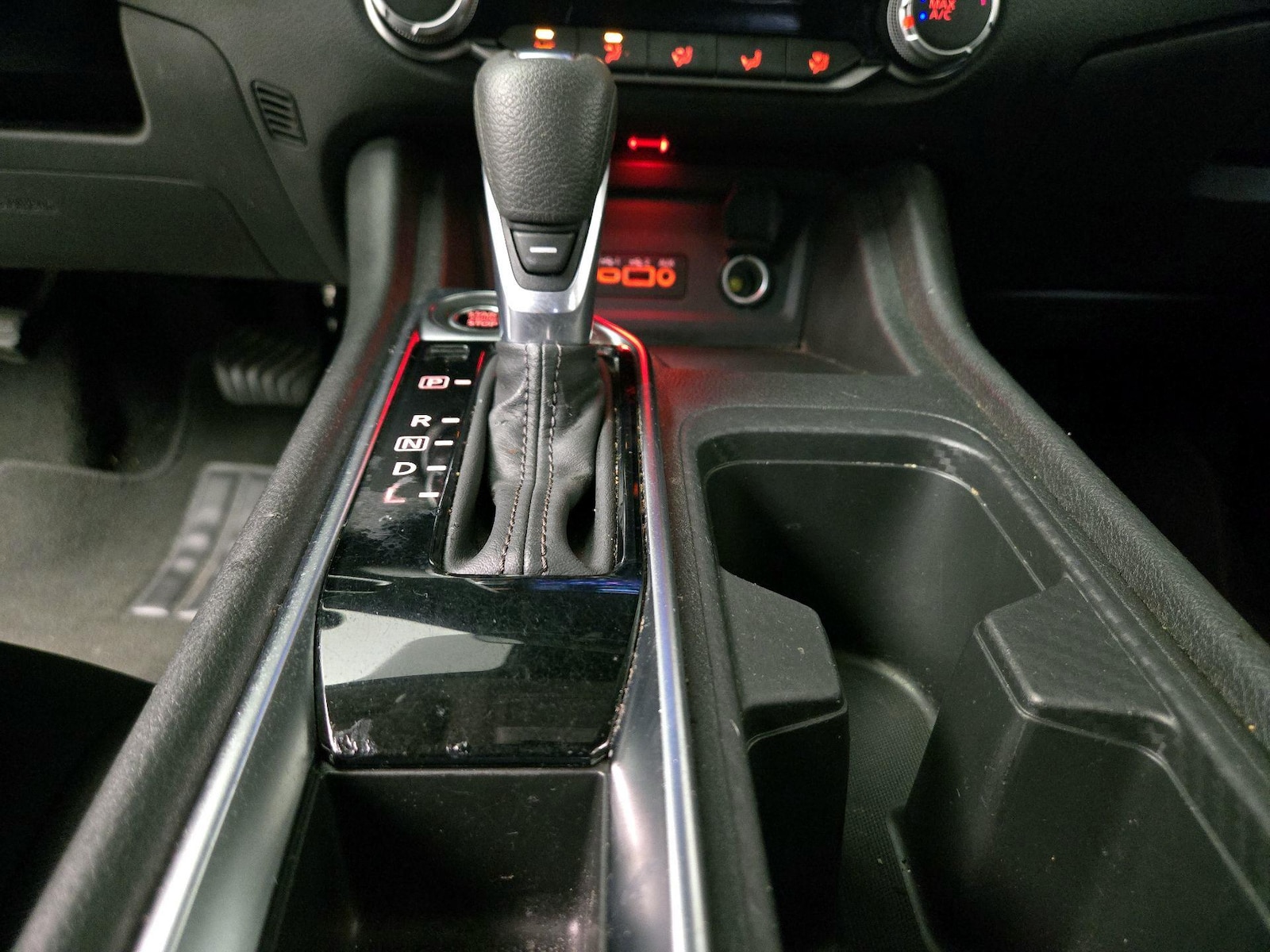 2025 Nissan Sentra SV - Photo 18