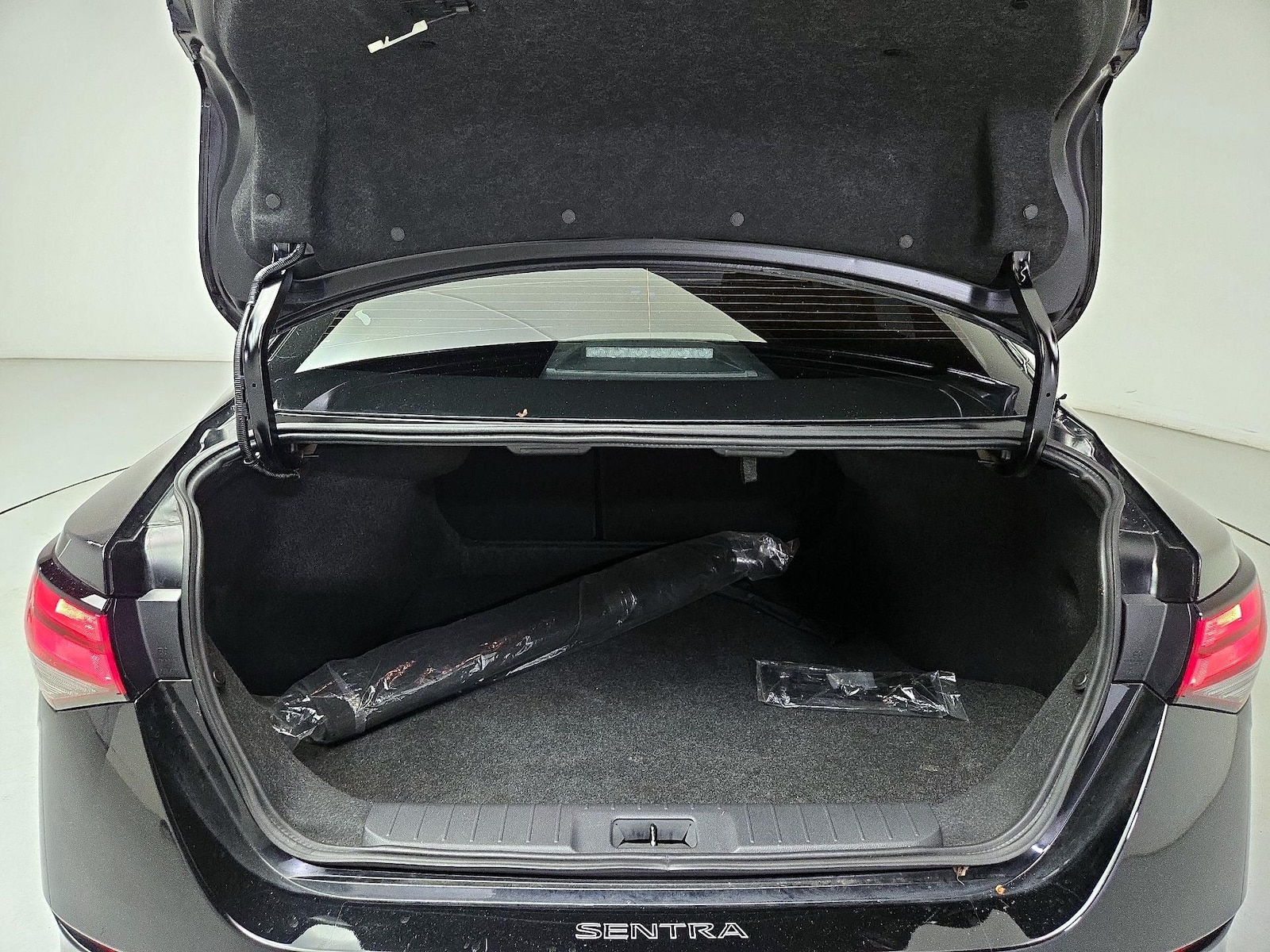 2025 Nissan Sentra SV - Photo 21