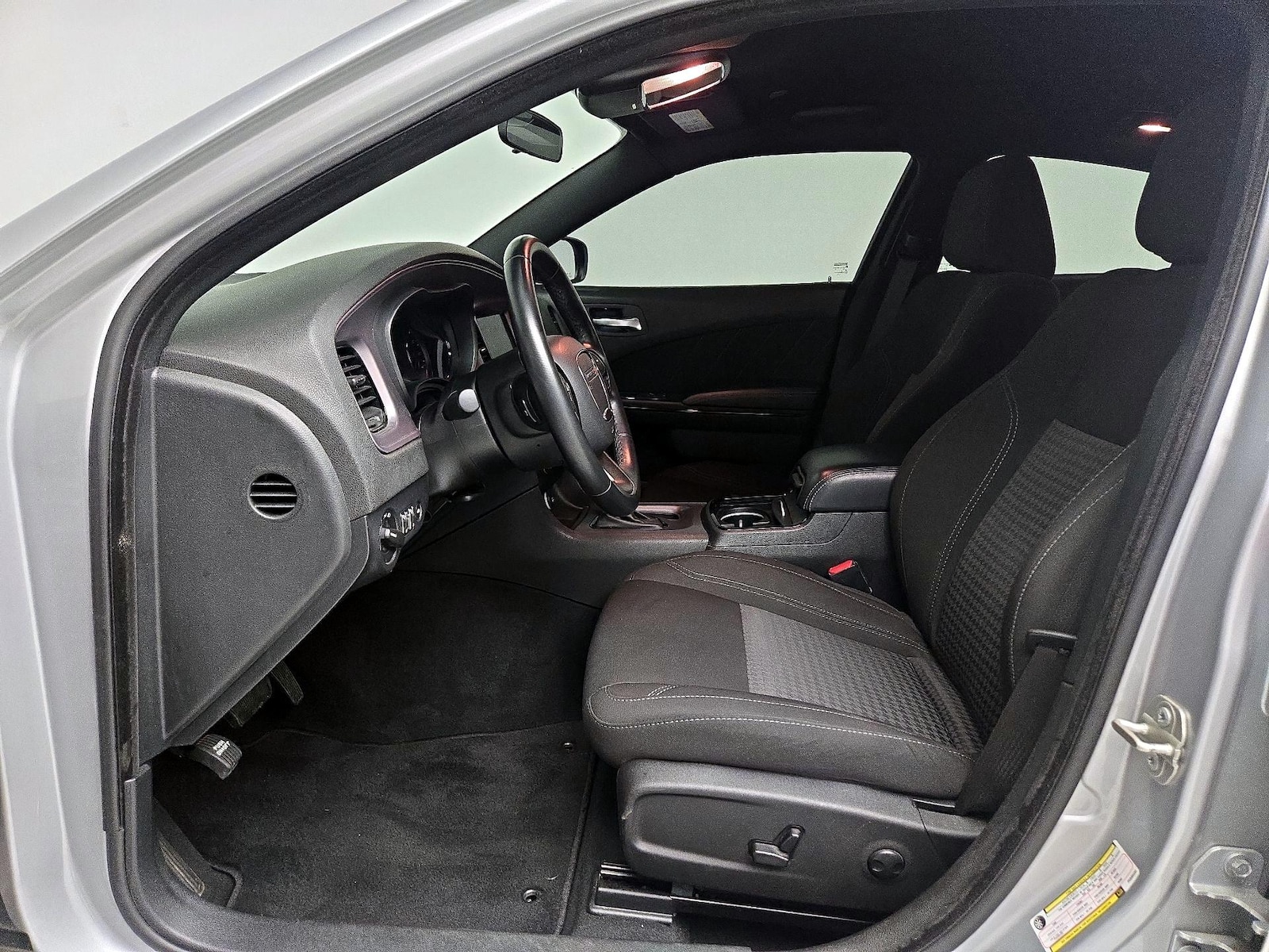 Power Seat(s) & Side Airbags