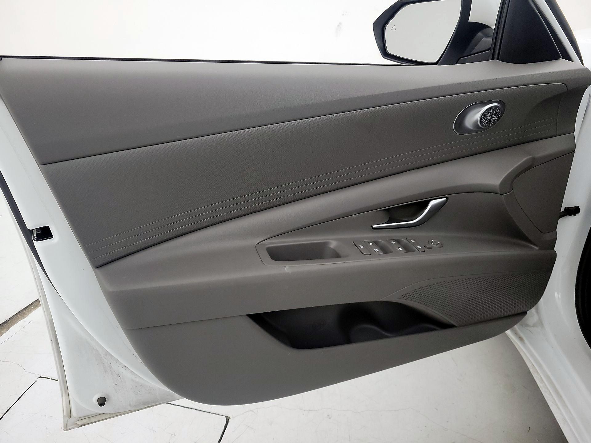 Thumbnail: 2021 Hyundai Elantra - 12