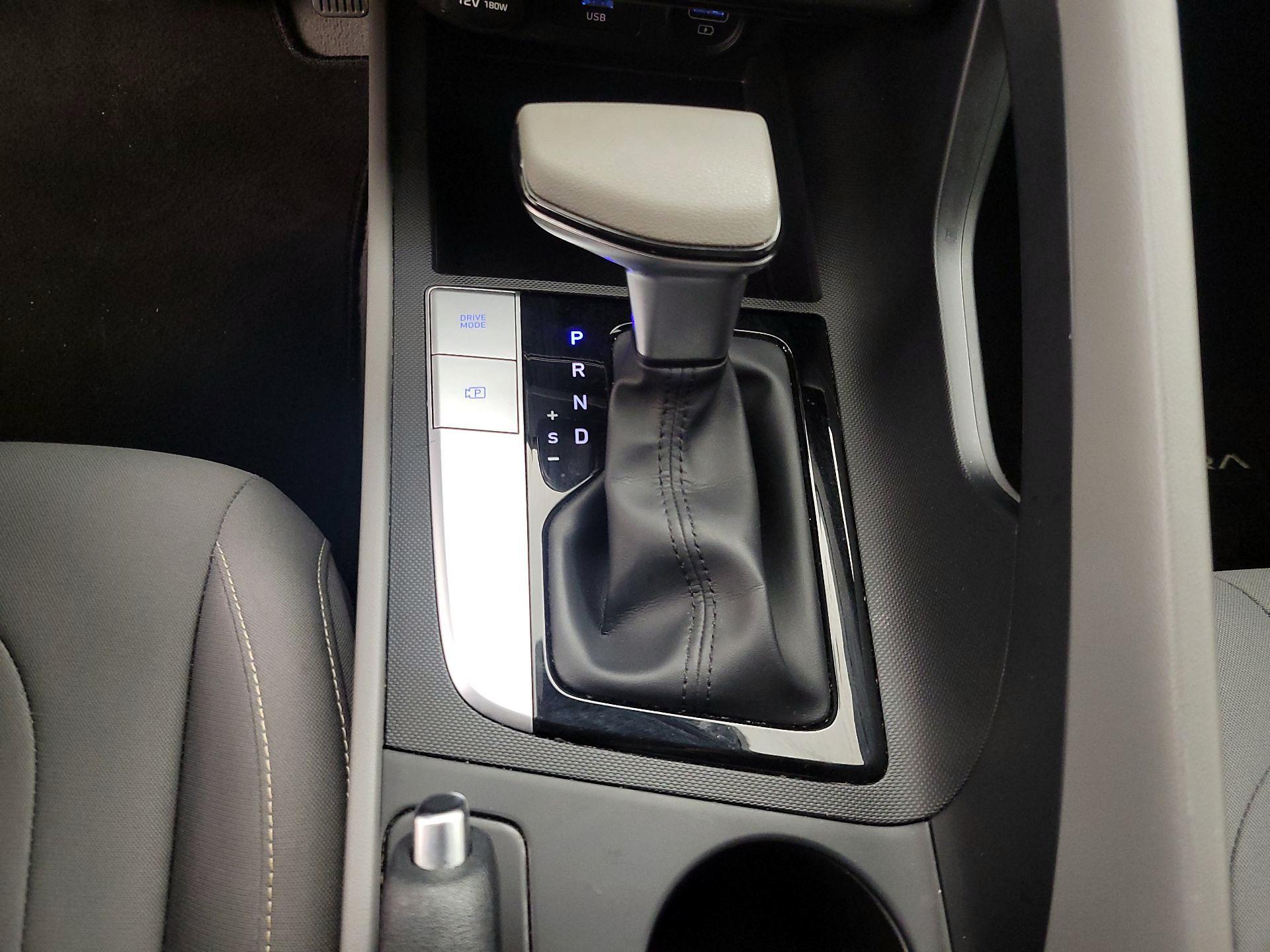 Thumbnail: 2021 Hyundai Elantra - 17